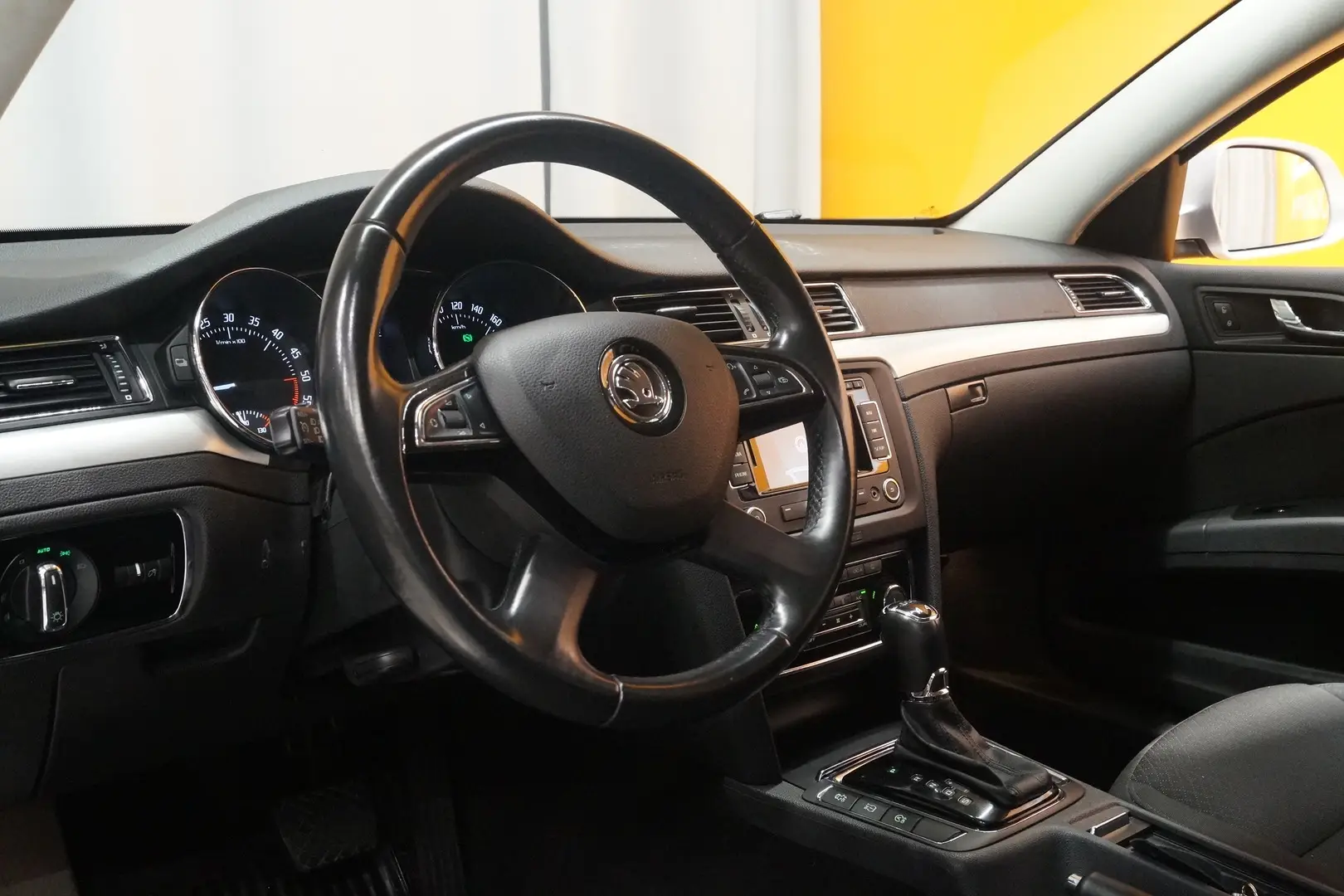 Car Image - 2lvbaMlJa7UQGutyKdhT8W