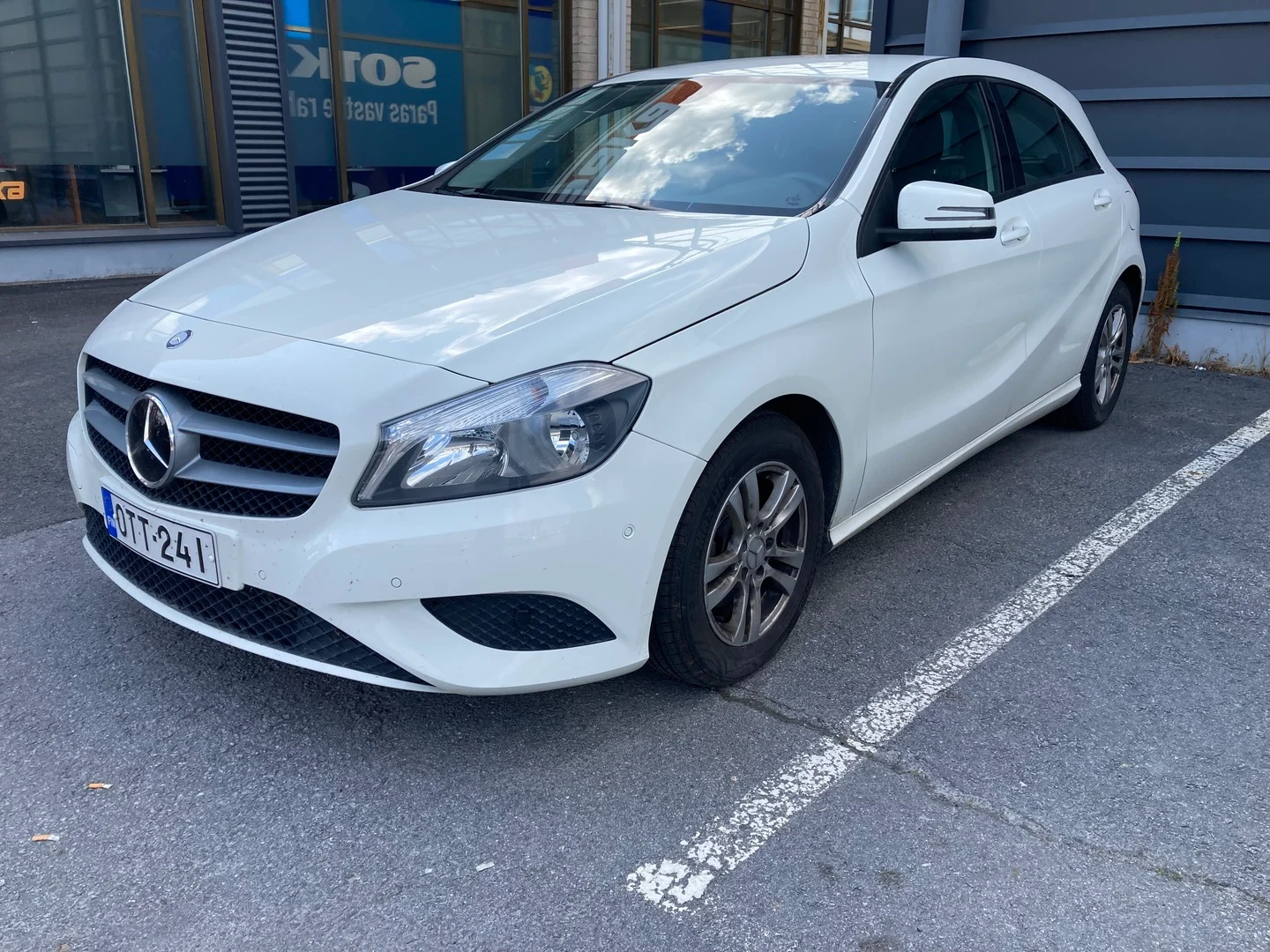 Car Image - 6sUW58ce6ZmVLdmC9N7XjK
