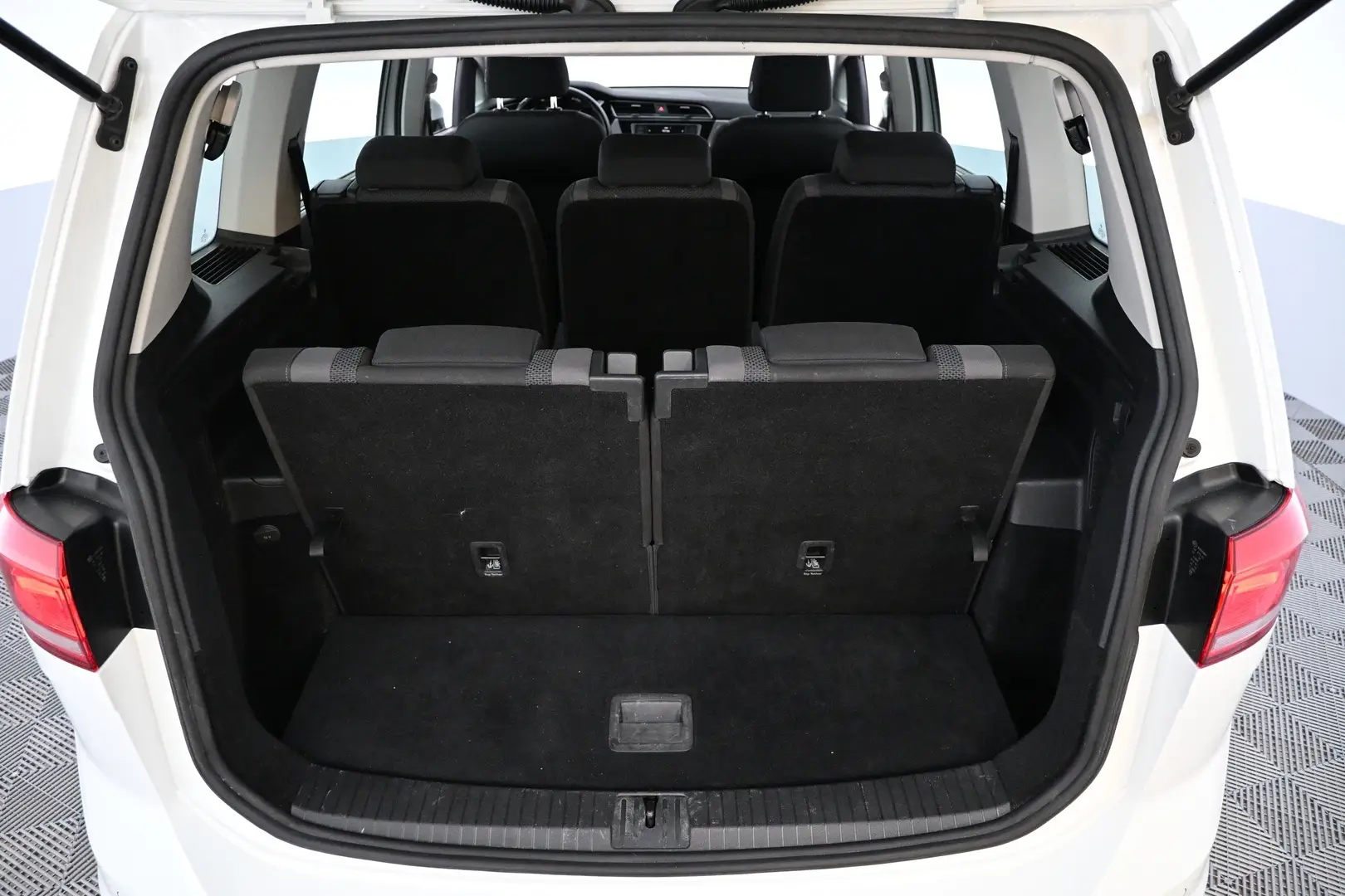 Car Image - 2zvWXzn12qgvCCo8xdNVU8