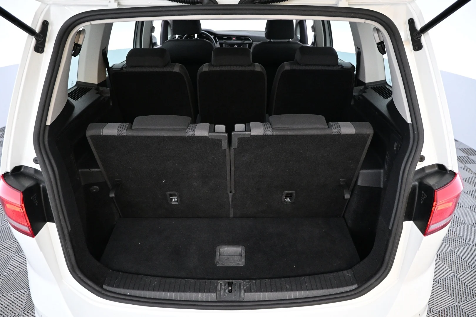 Car Image - 2zvWXzn12qgvCCo8xdNVU8