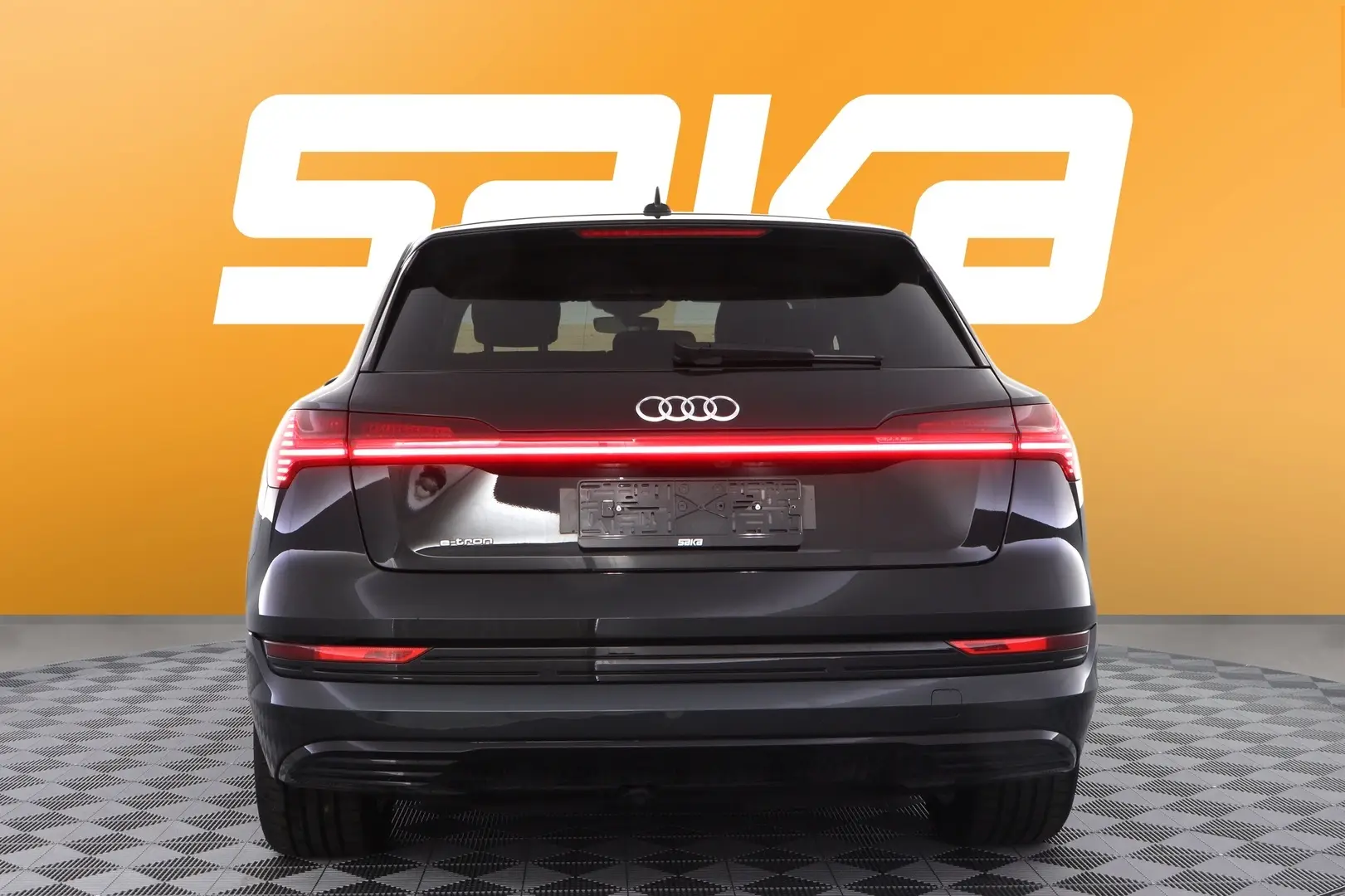 Car Image - 1mAQh5BRQZ33EZxdlqKxU9