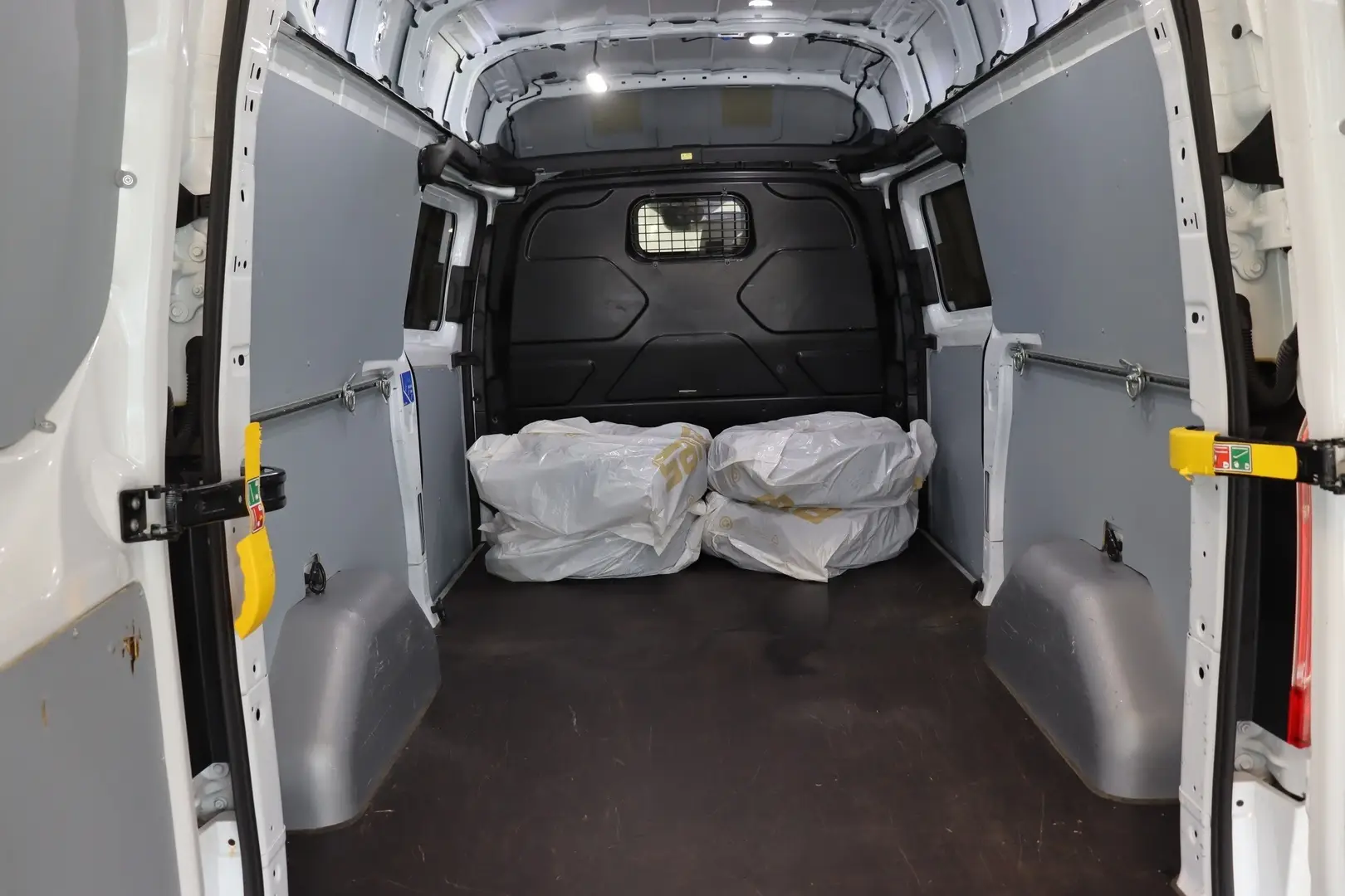 Car Image - 5P5tDsxSnjLXmmbScIv4Lg