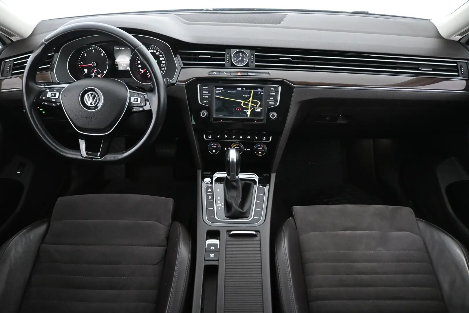 Car Image - 5WRp3vM7kTXiee2M5VPpzl