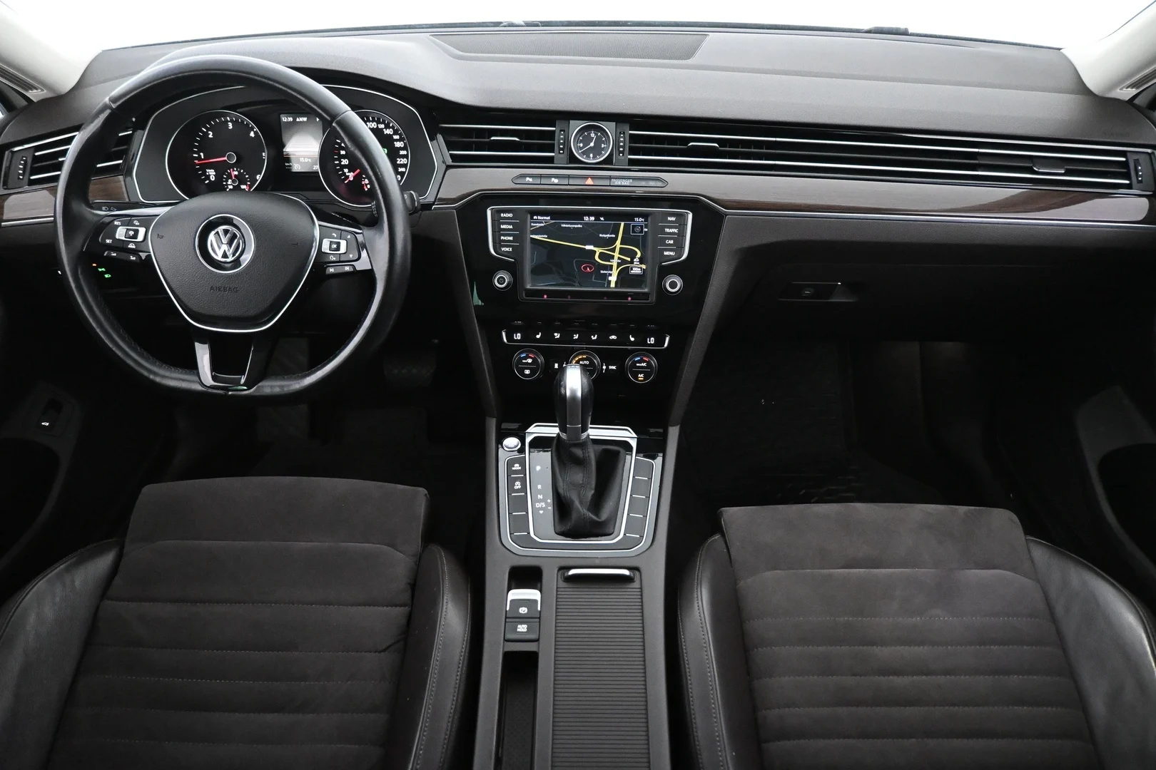 Car Image - 5WRp3vM7kTXiee2M5VPpzl