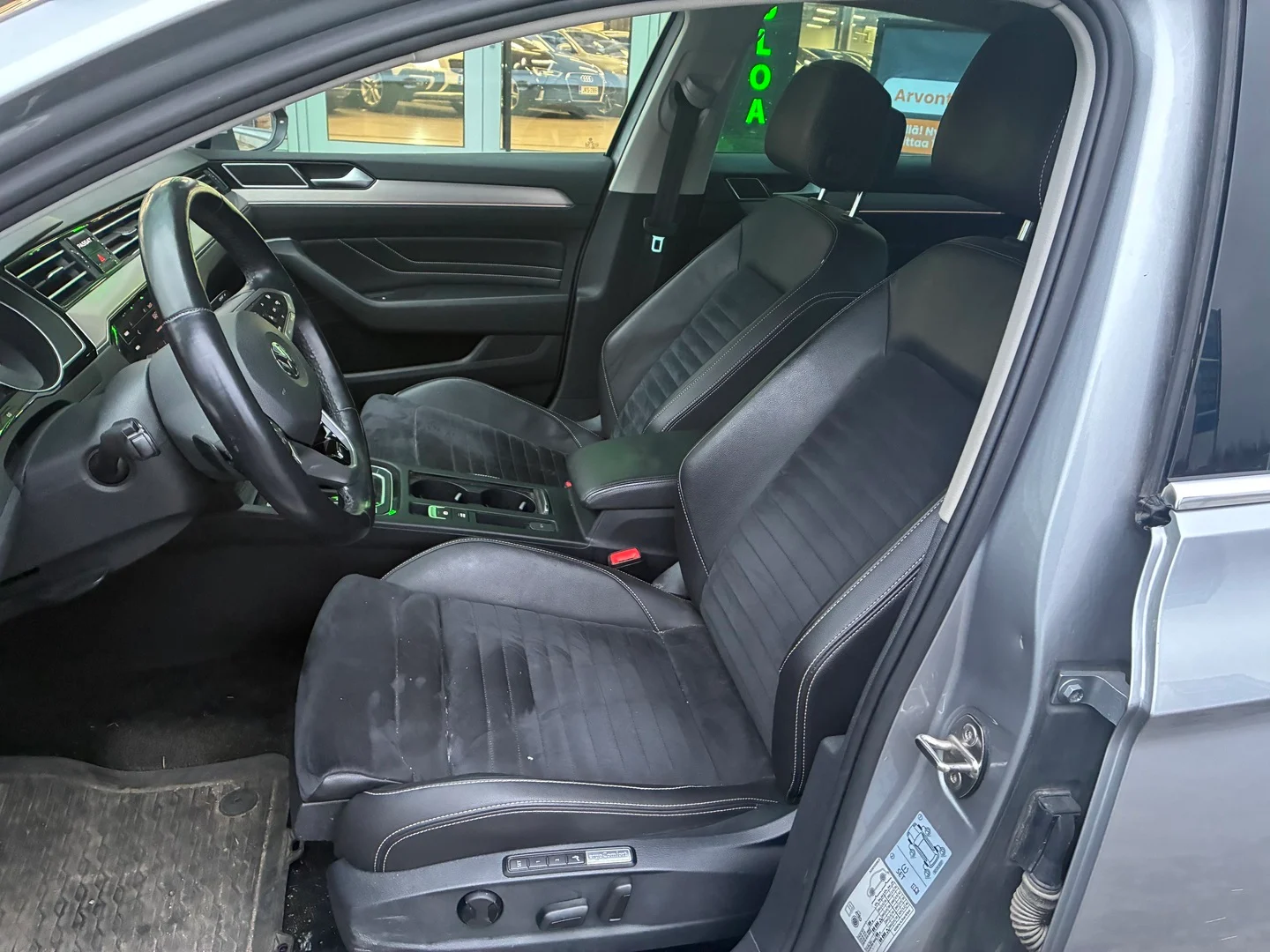 Car Image - 2XKjqyPWa2j7O0RVRsiUr1