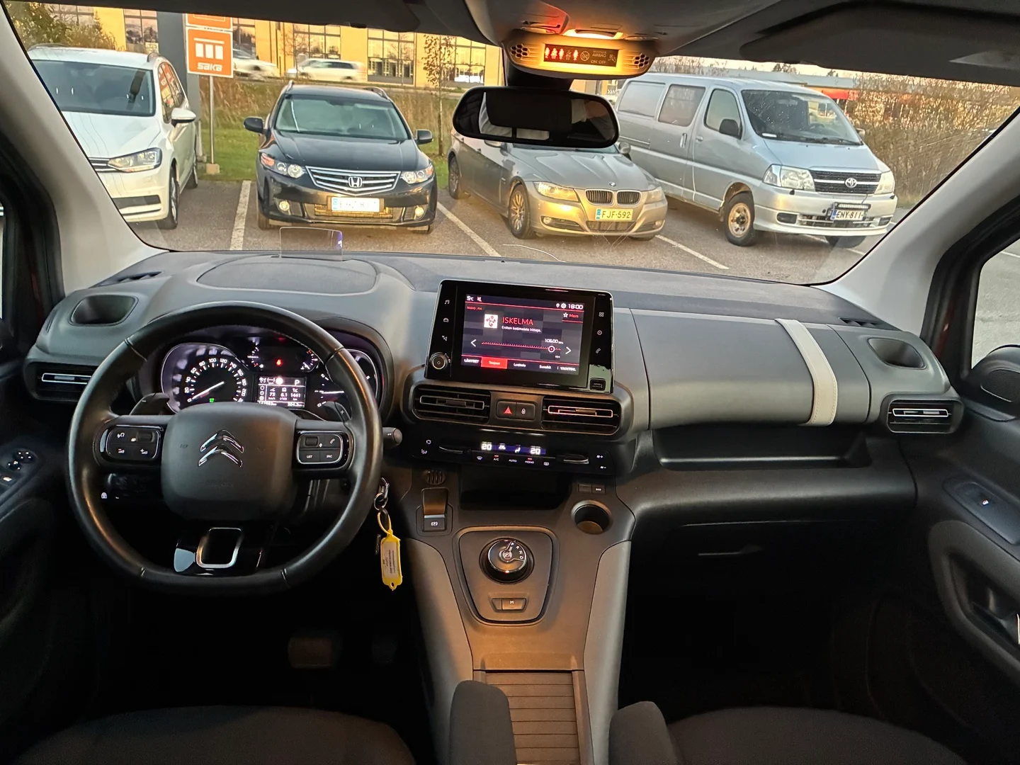Car Image - 5uAQs4PRLYhGQH19fsuTTj