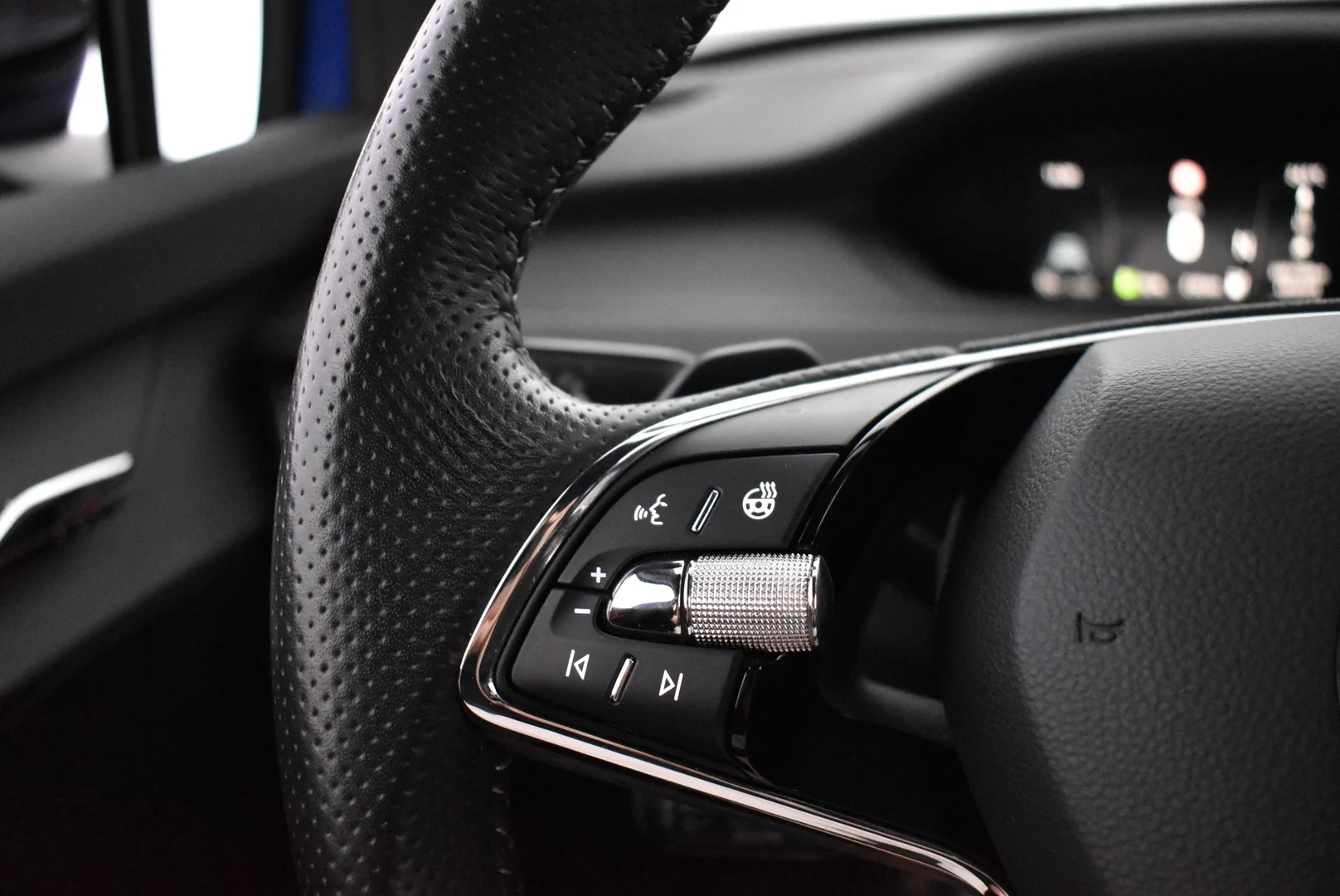 Car Image - 60cB9zzfq0iPbJJnD5TeIa
