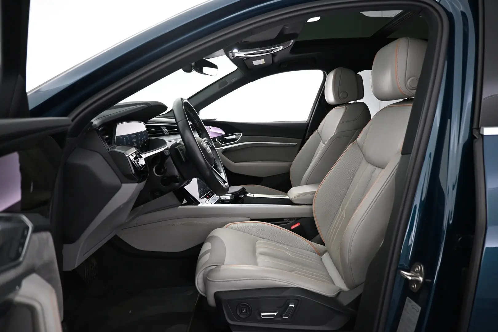 Car Image - 5tI86P4IYCglB5Gz8T0IeF