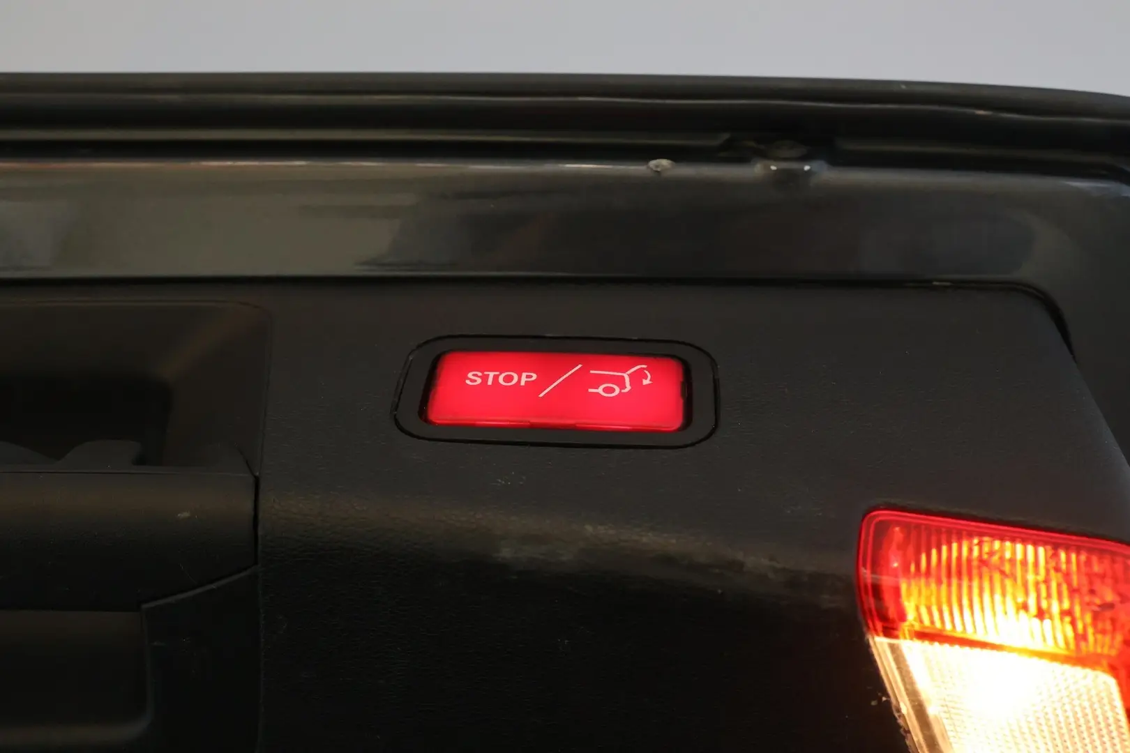Car Image - 3b4tIwlkBwQRDHNE2WWawf