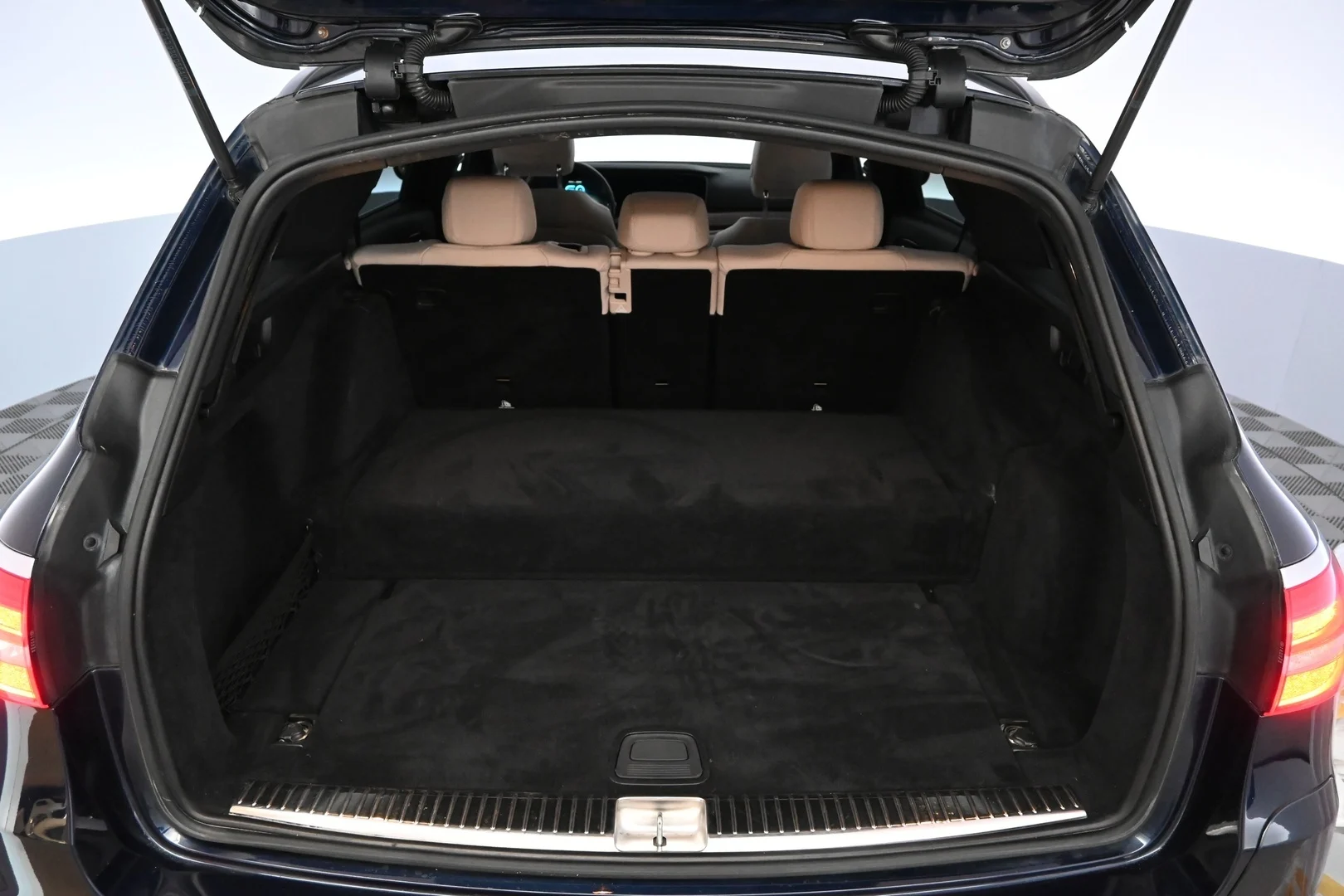 Car Image - 4Z1RplYqtInSv2VLqeYtYj