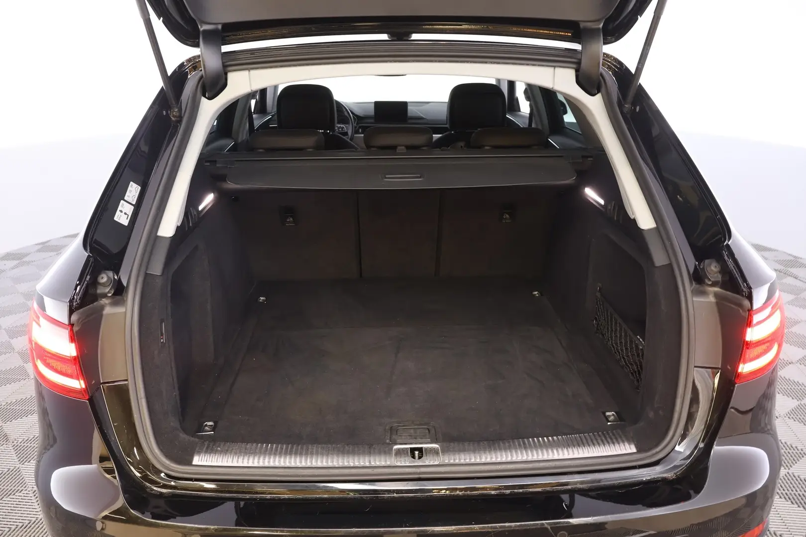 Car Image - 3toIJLO2A6w9PzhlpttVzL