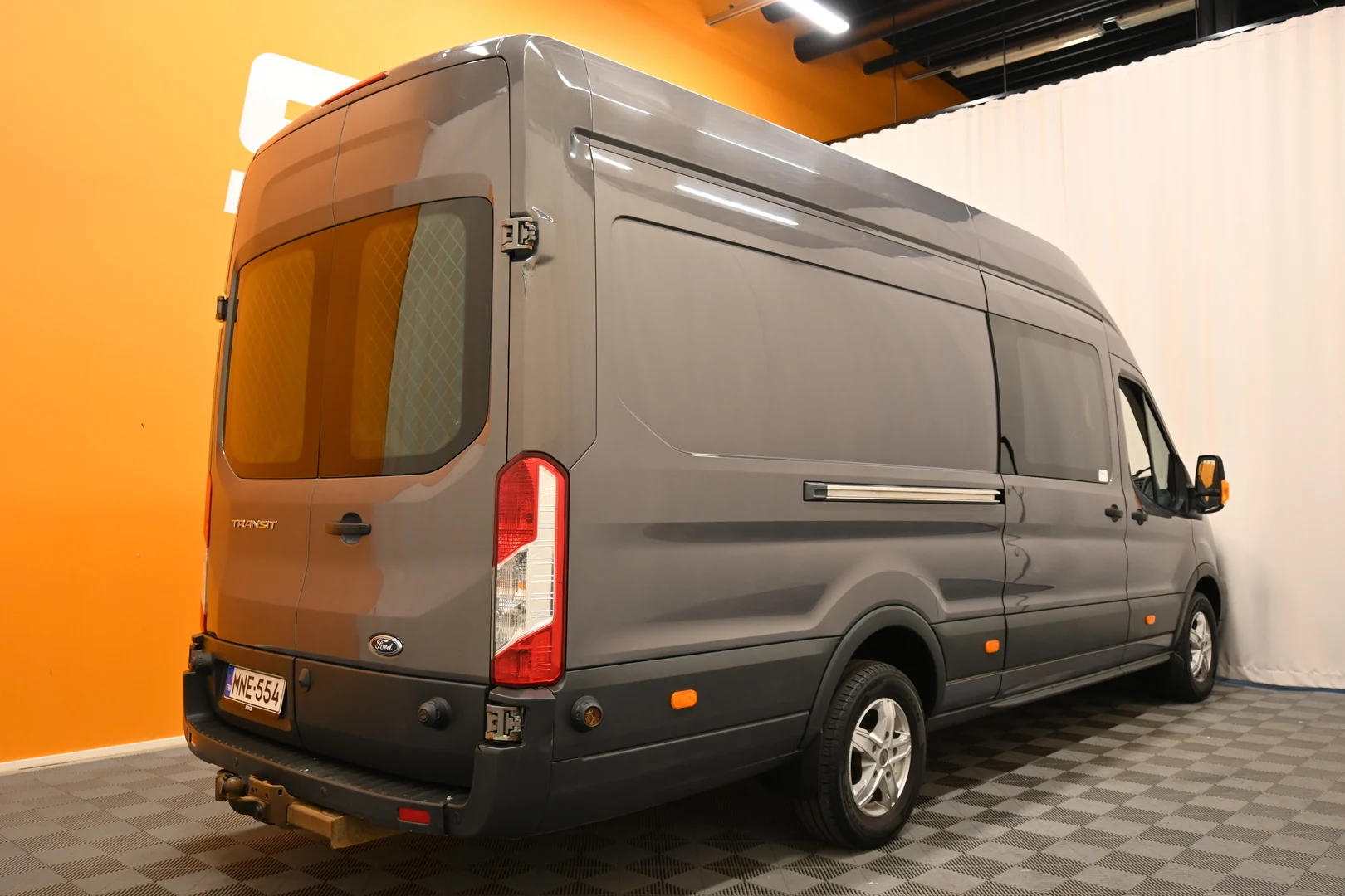 Car Image - LrZHy19HvA4av4QFpSvRo