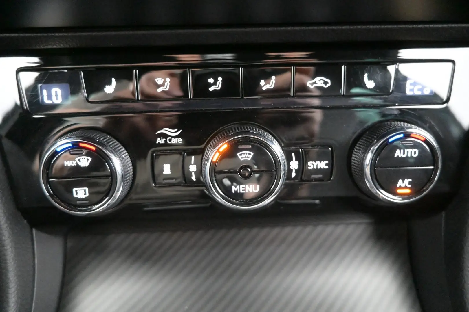 Car Image - 5P0LnYXkrEtlGct9WYMtRX