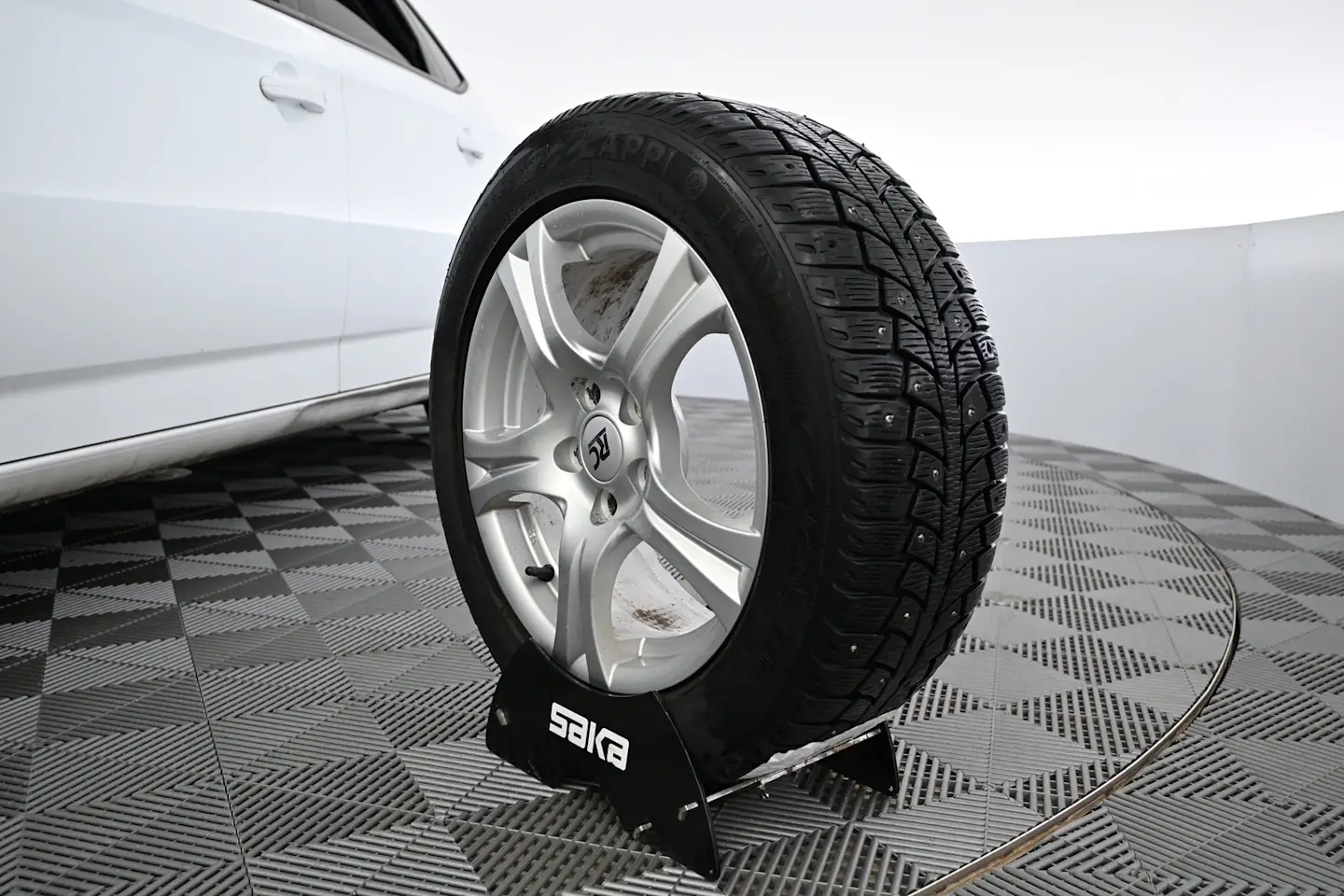 Car Image - 4hF0QaqVHpNd8p5kXKGtJR