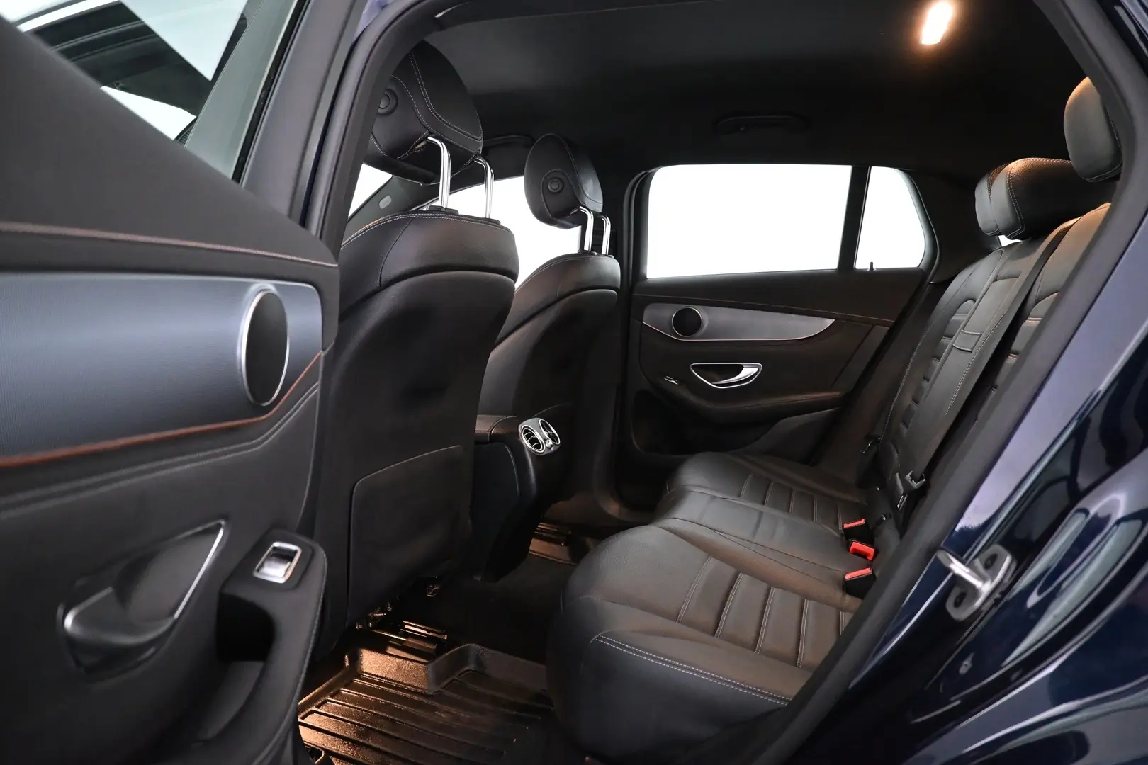 Car Image - 4i0S3fC7d43CmUmxGpiHwr