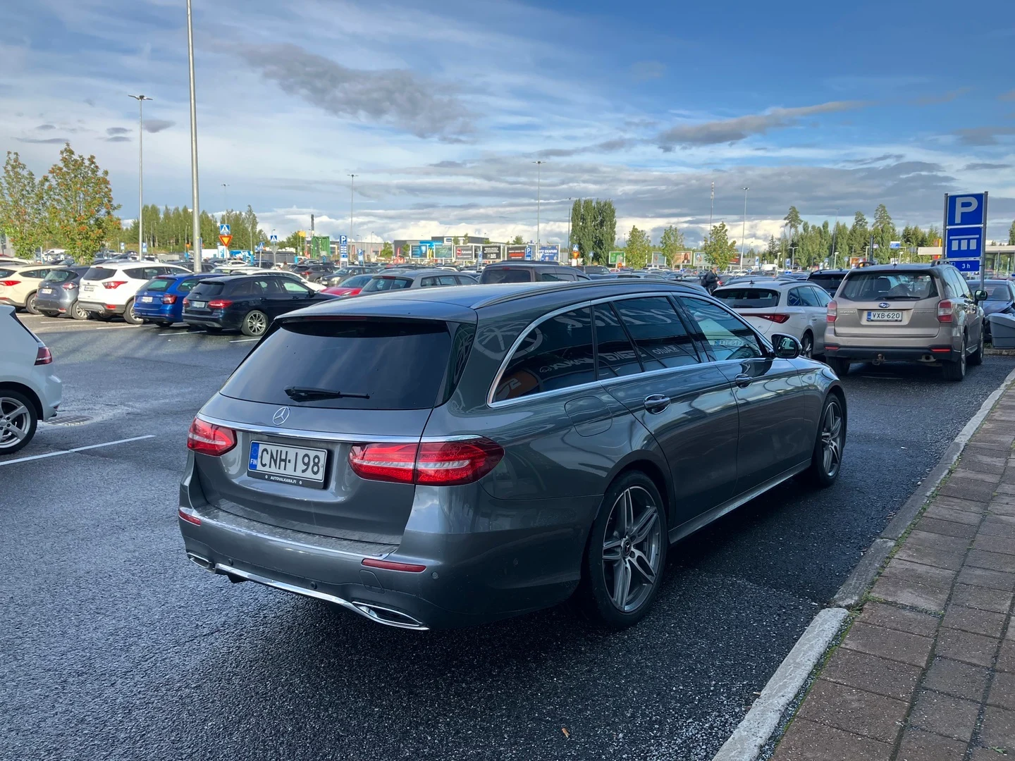 Car Image - 73RQzzspKYPX1B3ZMX3jtW