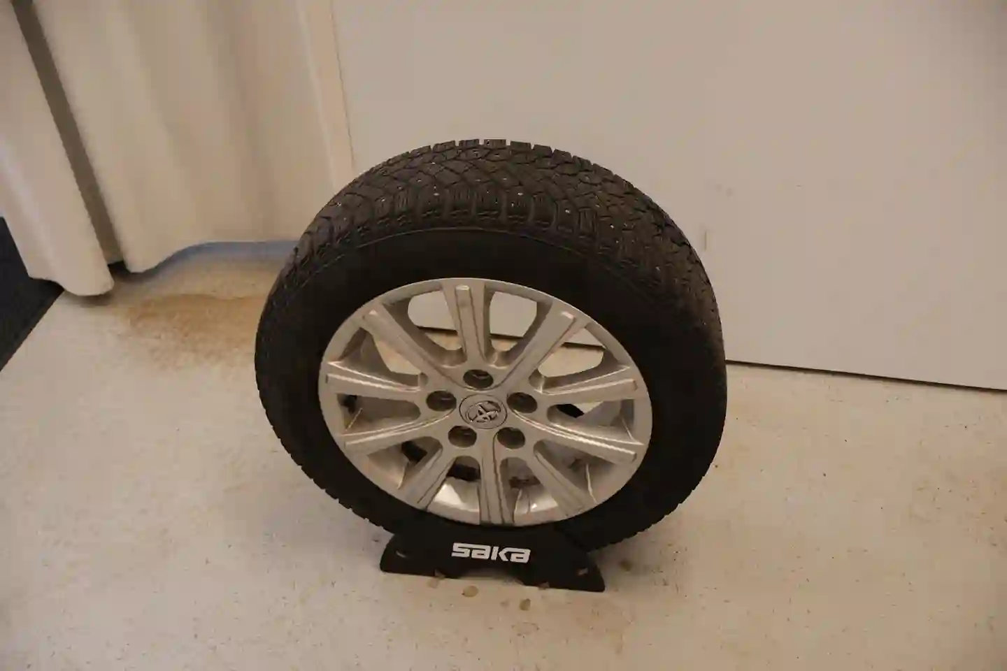 Car Image - 2pzL3Fp15PlvBHNJrLXWDV