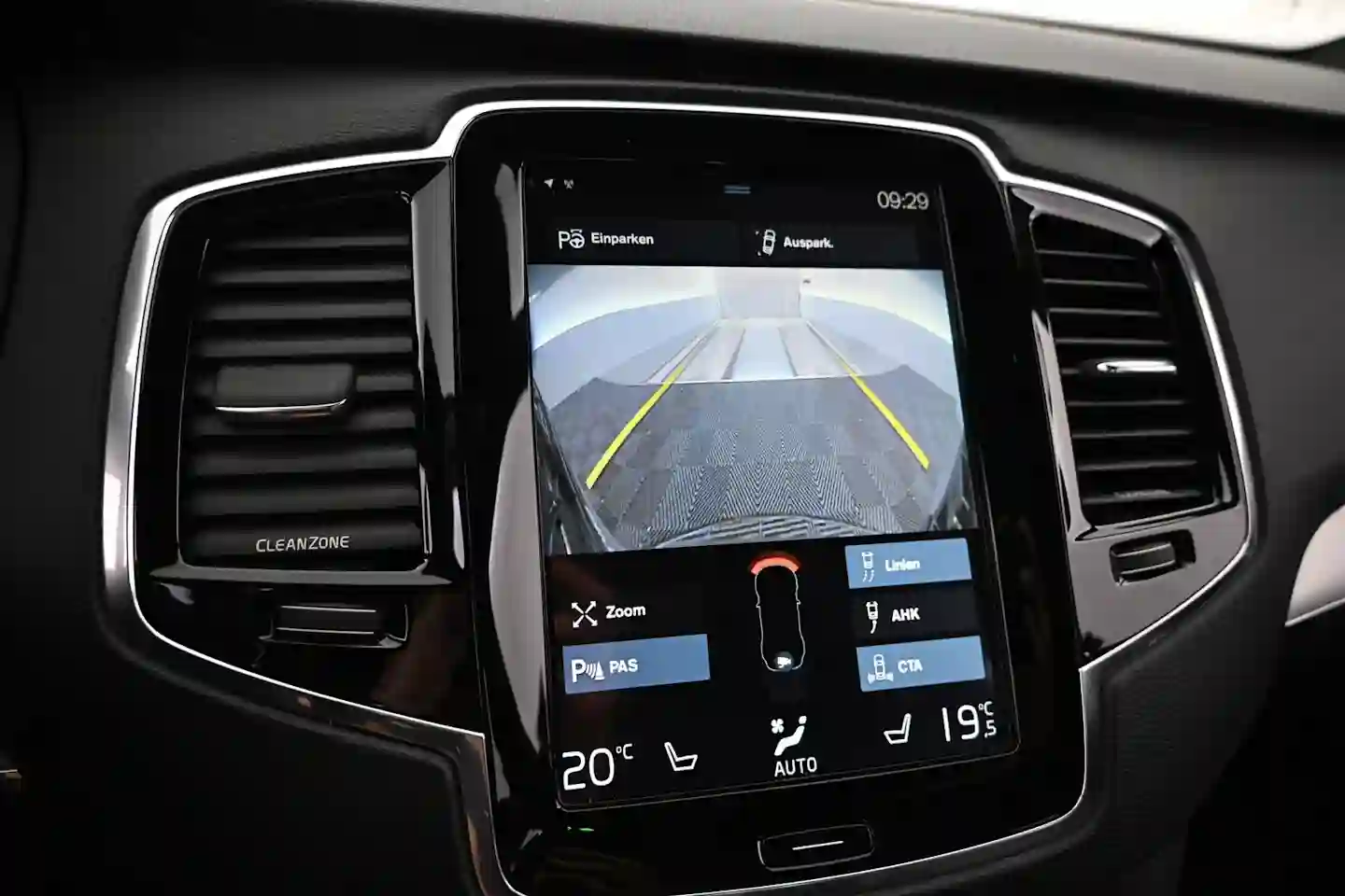 Car Image - 4ThhmJqUlYgpCcGplLix1A