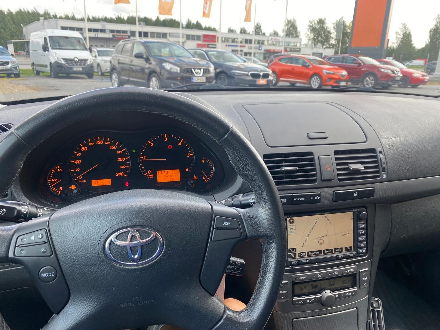 Car Image - 2n0LMHocdfX3ZYwlc3wmBU