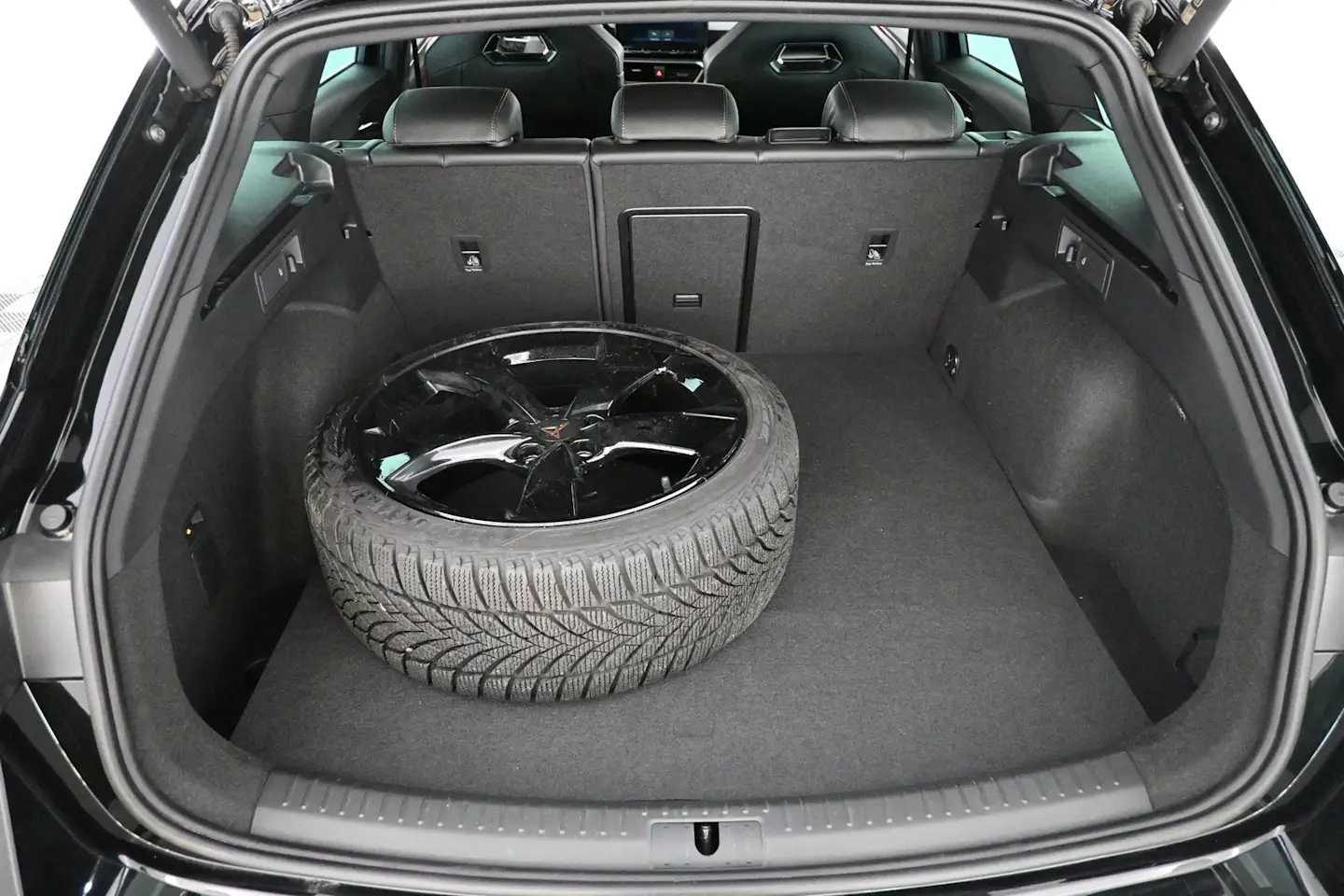 Car Image - 29D37sg4xuB4tpCftFD3pn