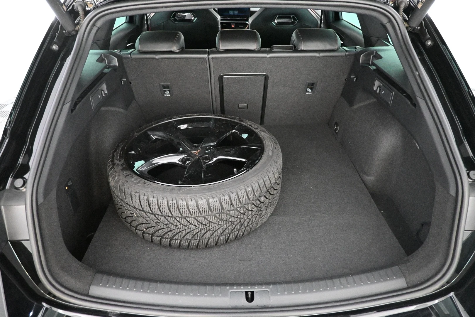Car Image - 29D37sg4xuB4tpCftFD3pn