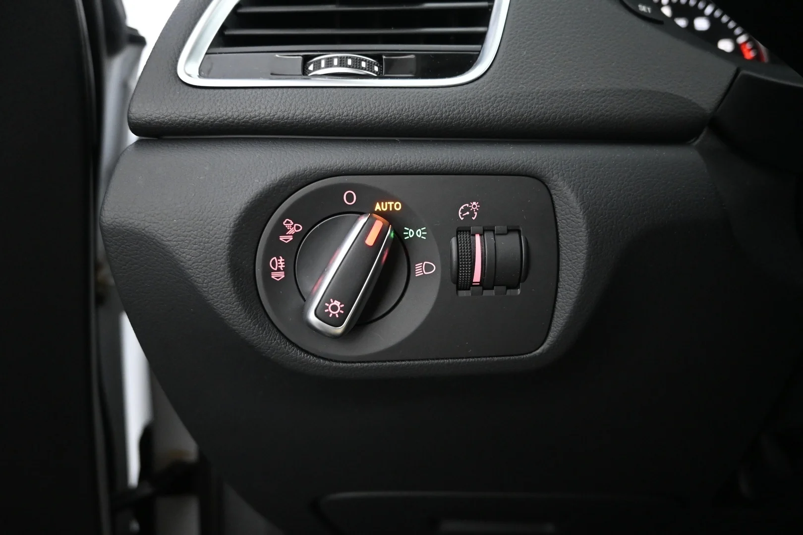 Car Image - 2fzdt5UxIxjgivujlBvBBm