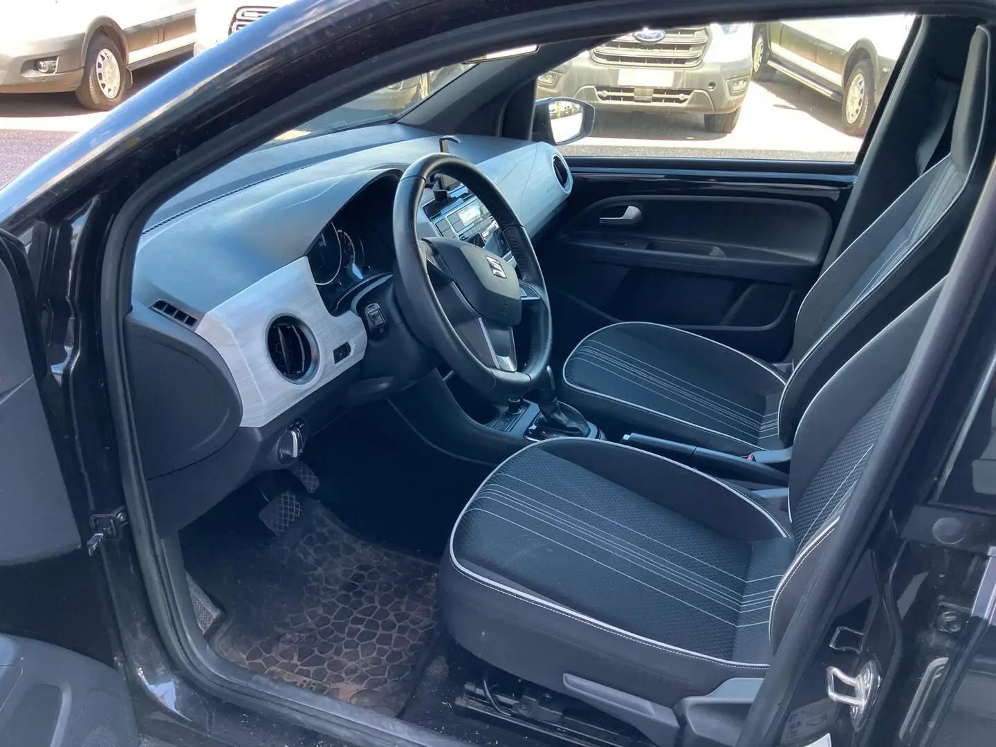 Car Image - 7bIXENLRxrPC9w1sddoVFe