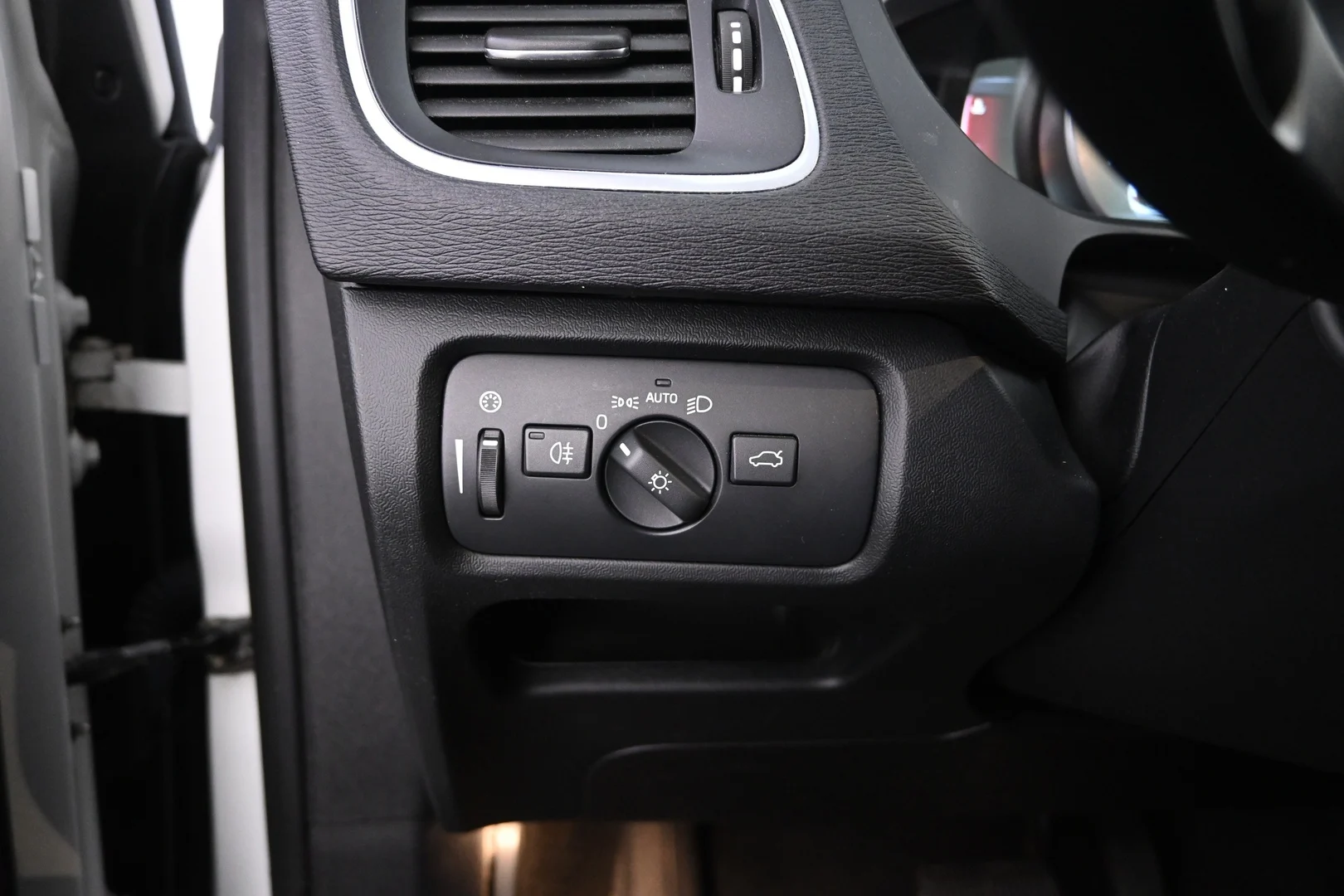 Car Image - 2L9dE7fltbu87qxCHyeUo3