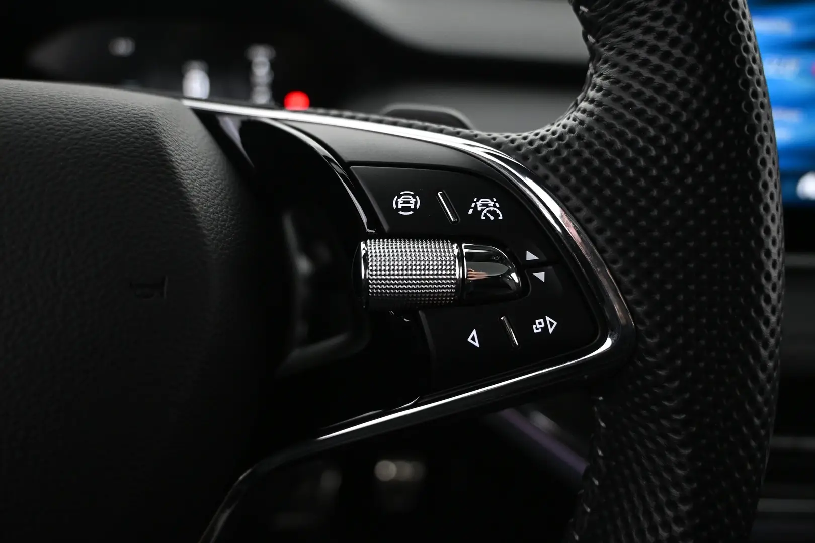 Car Image - 6fmWmKaAWtnI4s317w2a6t