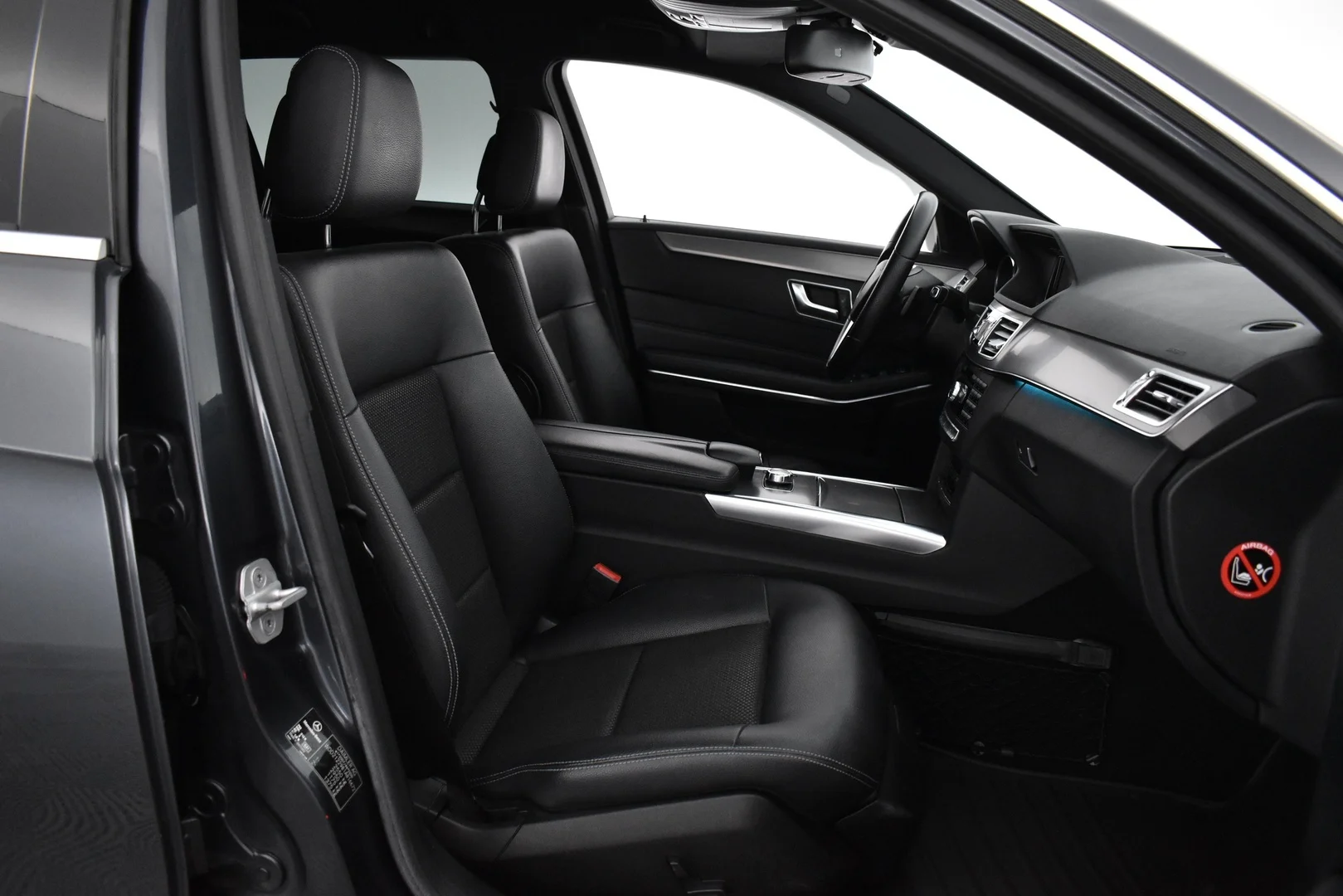 Car Image - 1fm9tUvYImH1j5zyKV6nGX