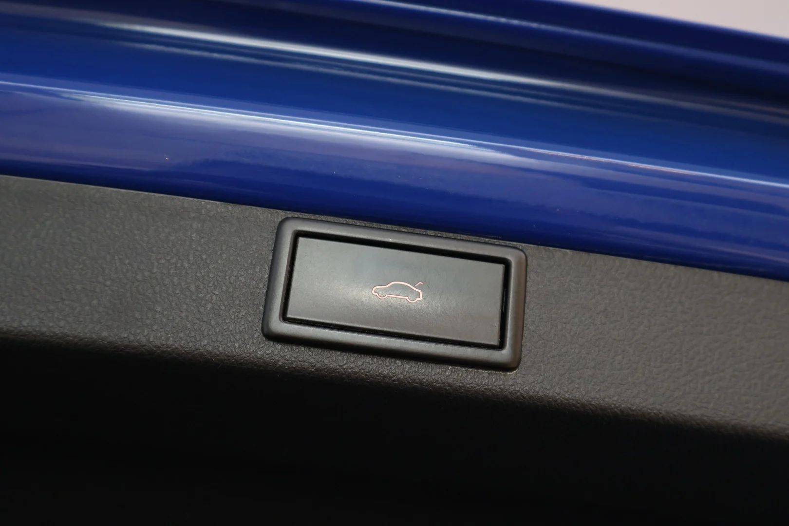 Car Image - 7tbU06B6QAjhaS3sCGUTdZ