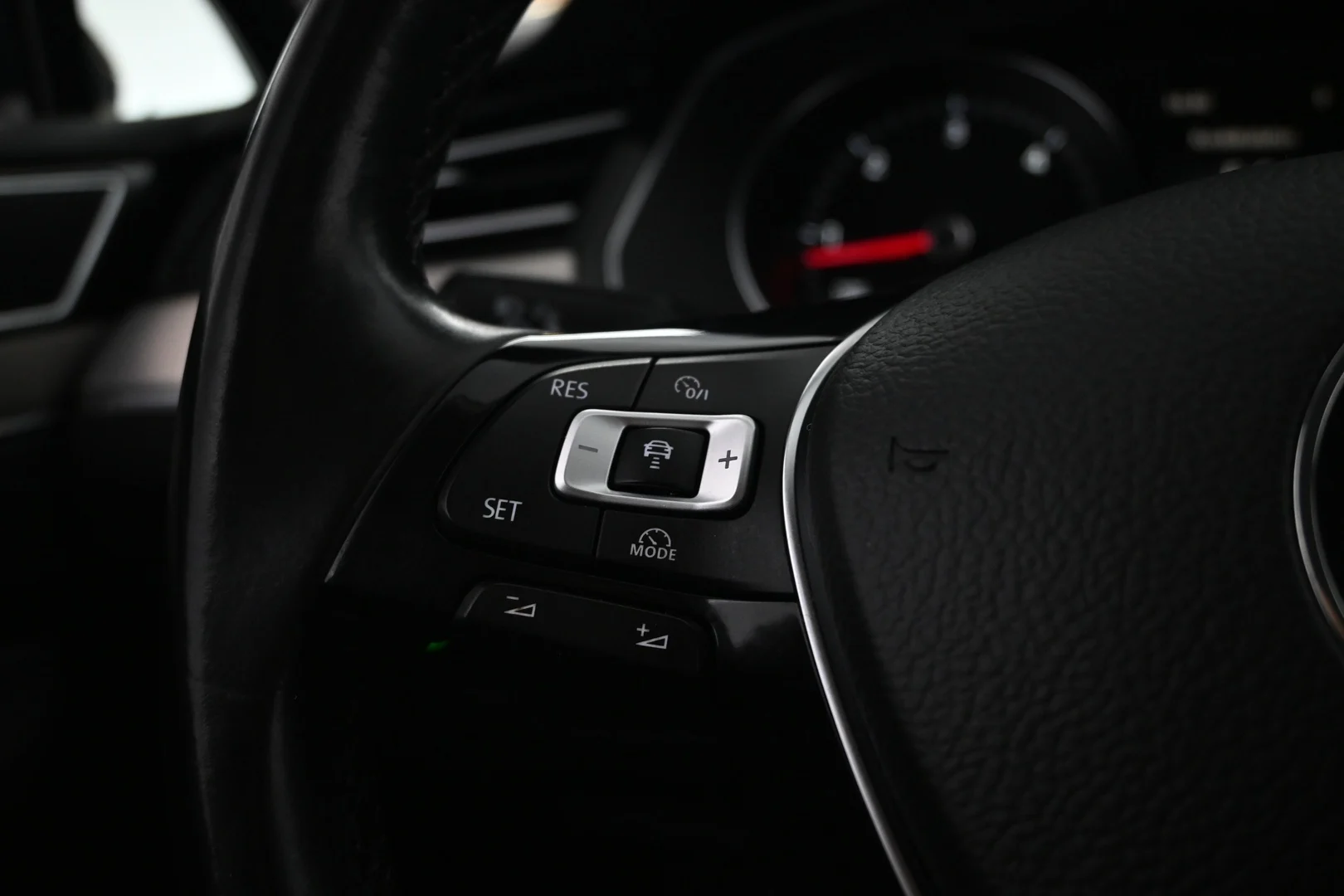 Car Image - 5wxplT5sKTbbz5Ekp2Jpn9