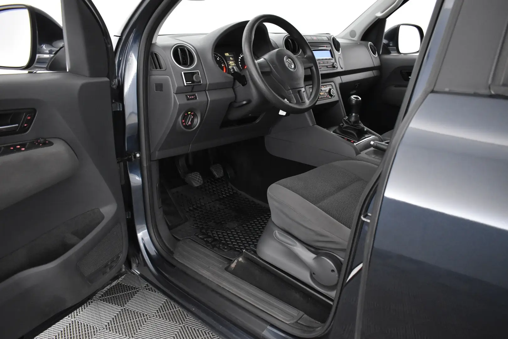 Car Image - 2AJQhQgKShh5RRzJ0l1aKI