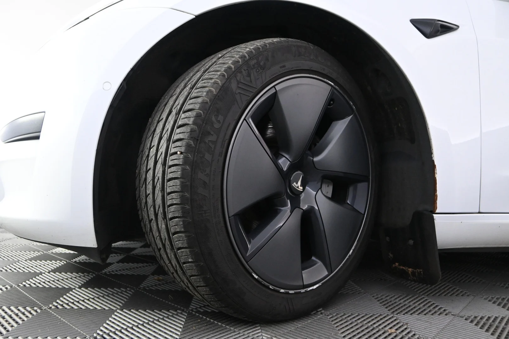 Car Image - 3MLmFNQ20978r3ykSnVEyV