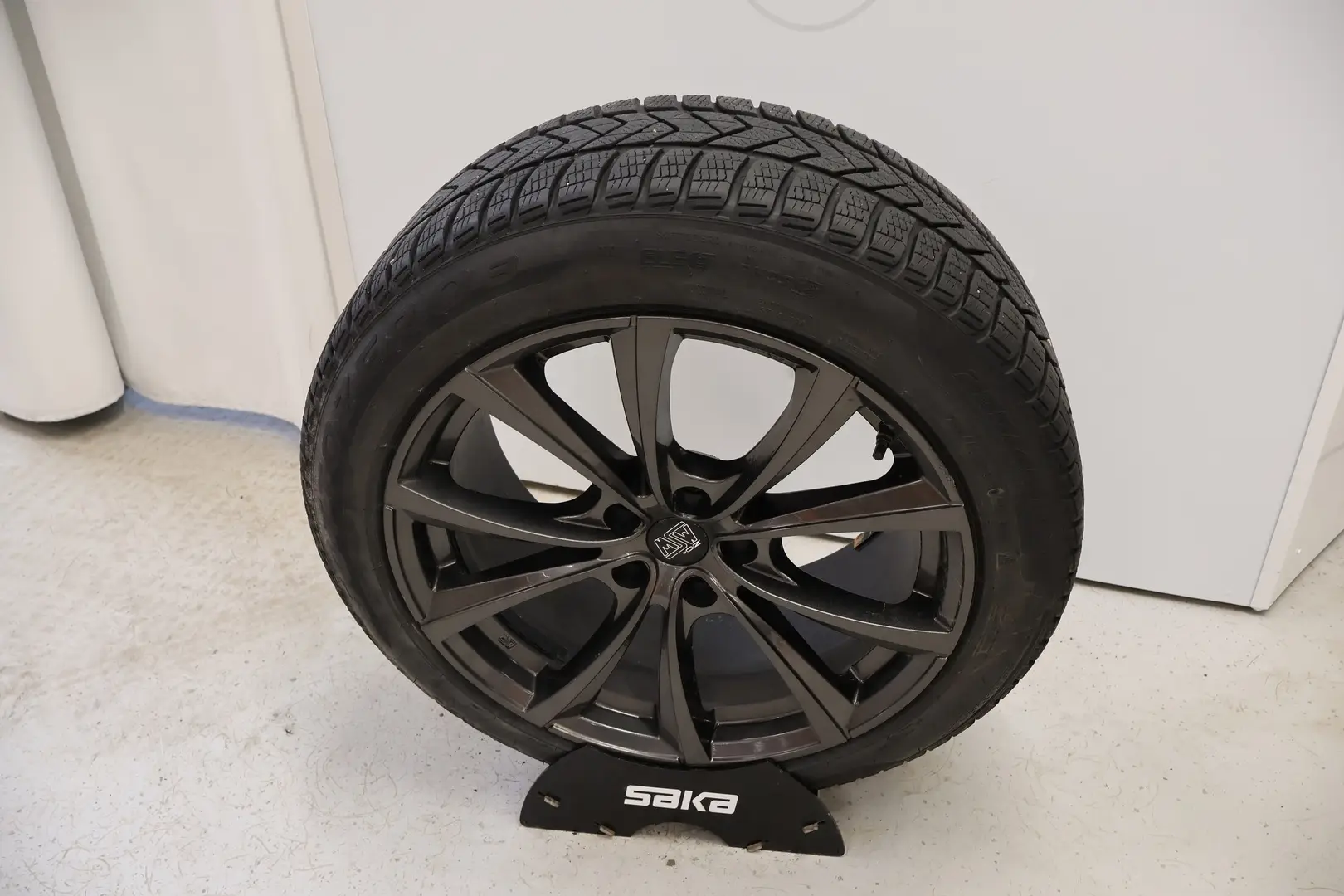 Car Image - 5zFlRhttbwTz7XB4IINVTG