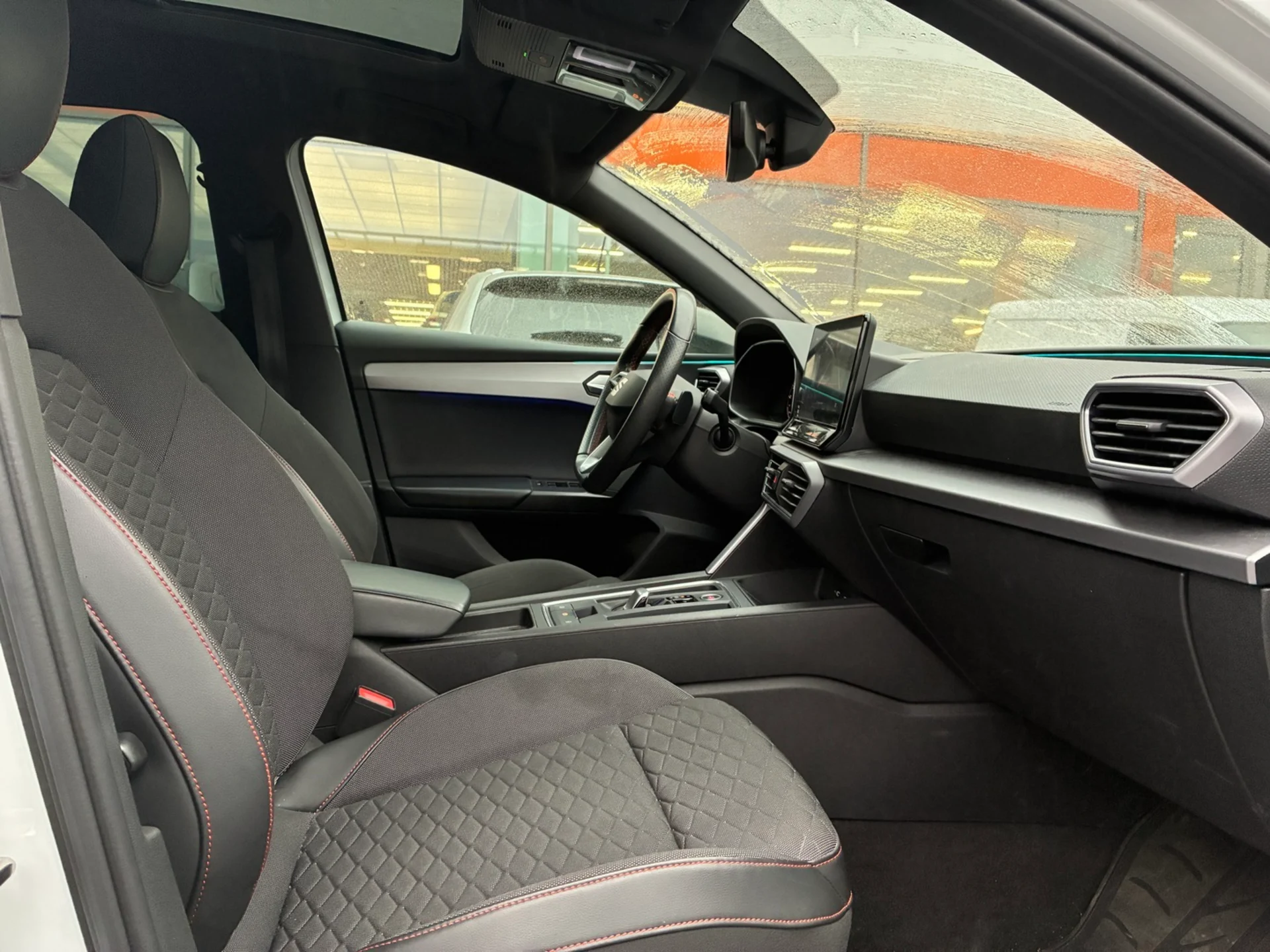 Car Image - 5wdGH658SYCIRsn5O5qF3T