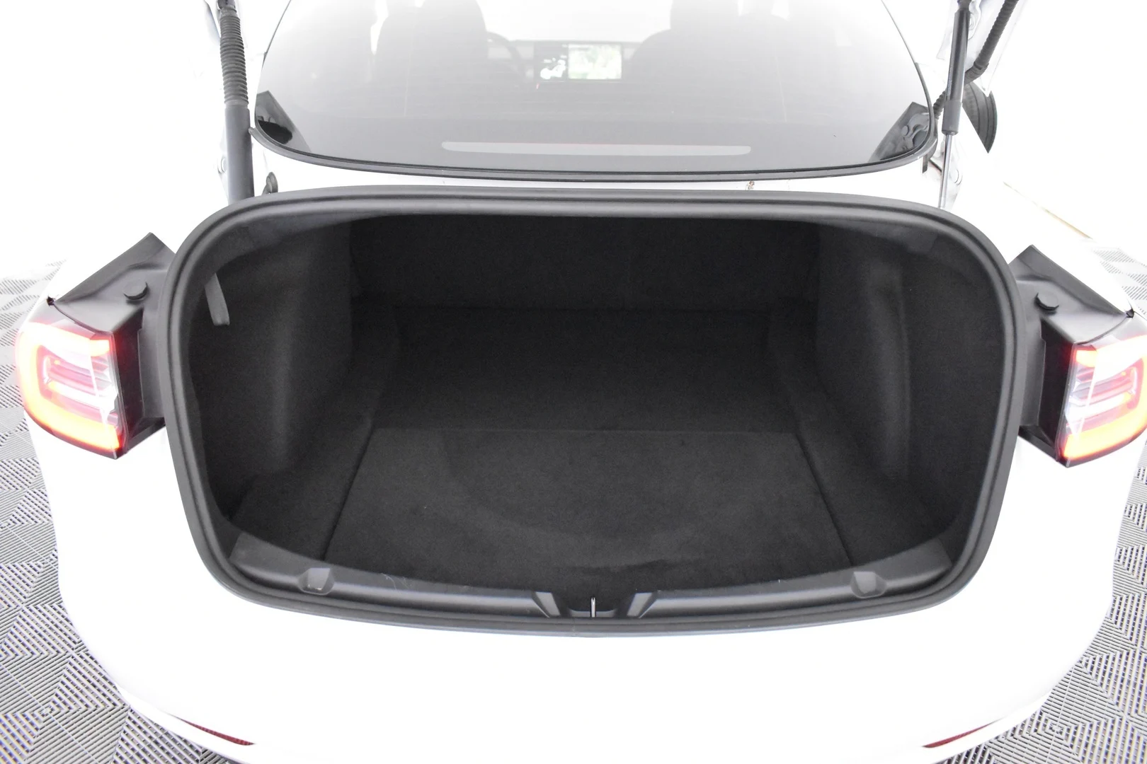 Car Image - 6FFhHSCU7DDUEzv8pcMfkY