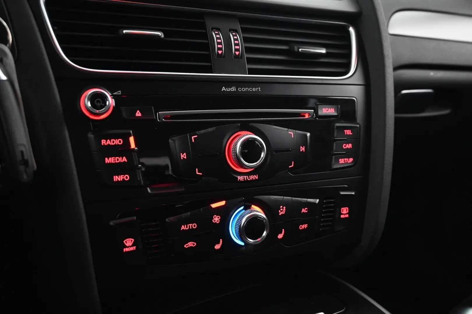 Car Image - 6aOm4ZfuWGJxmCaJ8px99V