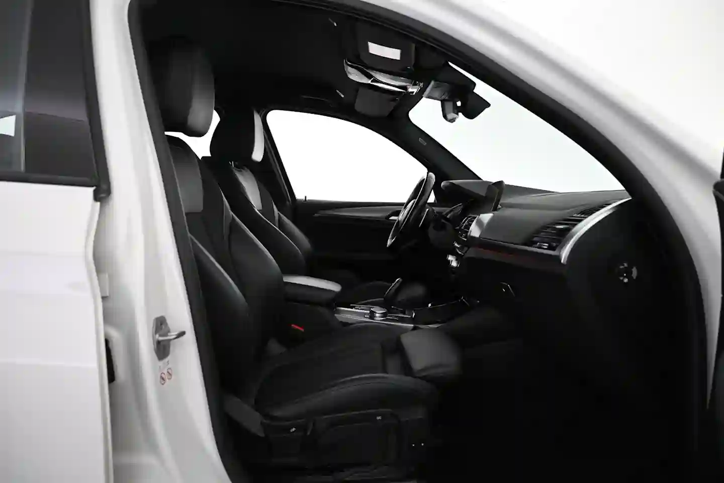 Car Image - 3v7Ro4vZtNZbV4eFfTMxqV