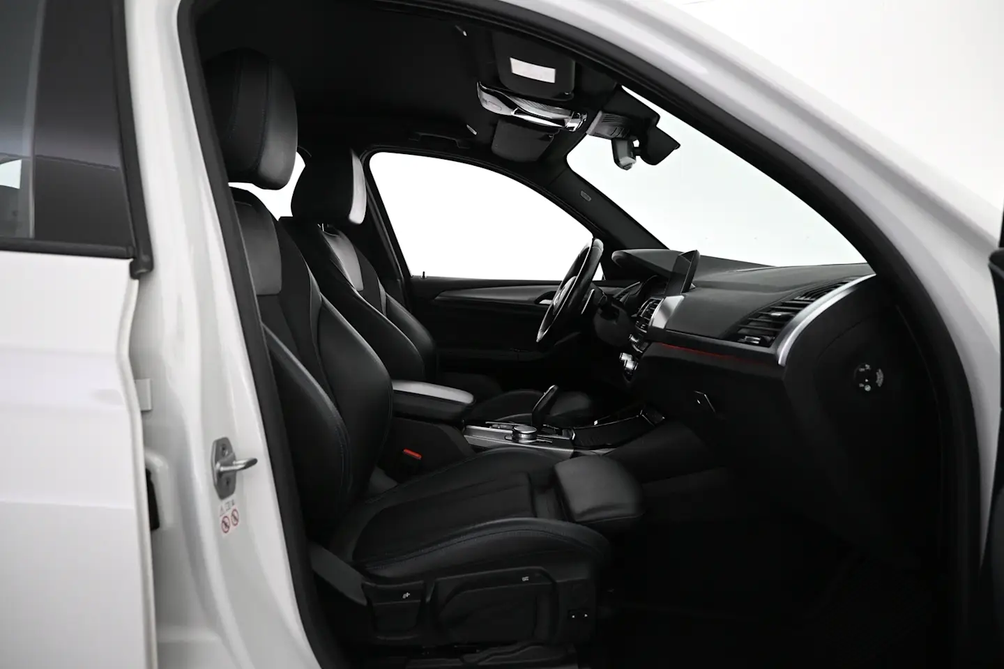 Car Image - 3v7Ro4vZtNZbV4eFfTMxqV
