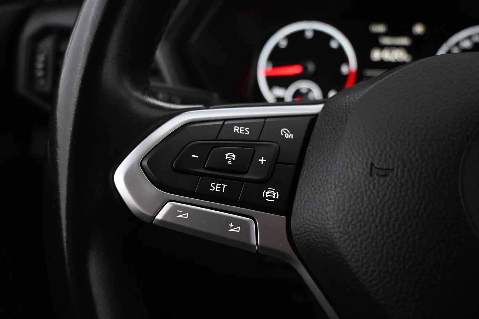 Car Image - 1ooVZyqRJCpLWCmL6r72Md