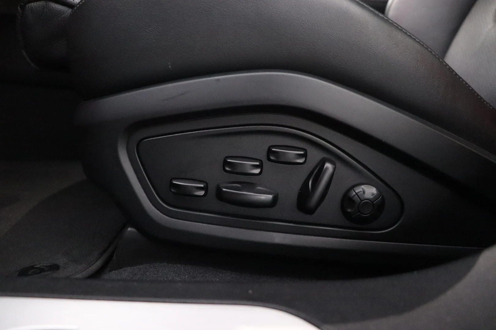 Car Image - 2JLo4MCZPJm0hz9Enlt2lf