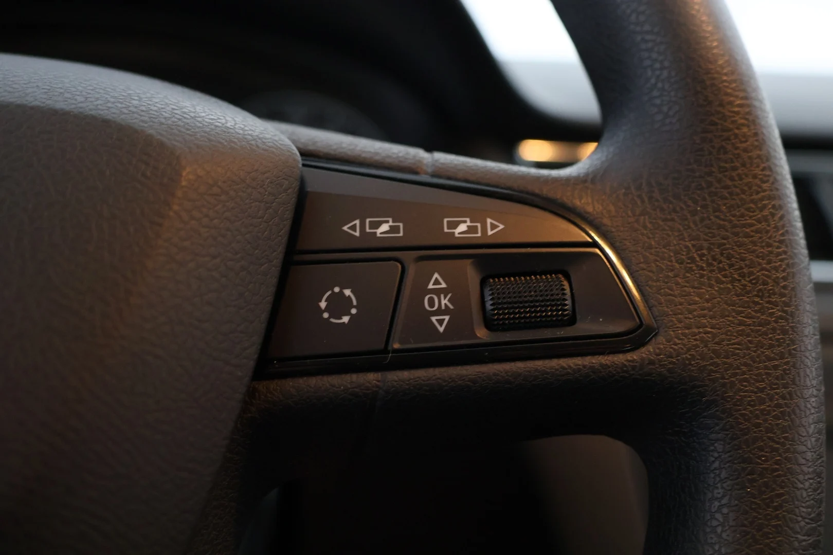 Car Image - 23QzNSvu9XClEstw4erd3U