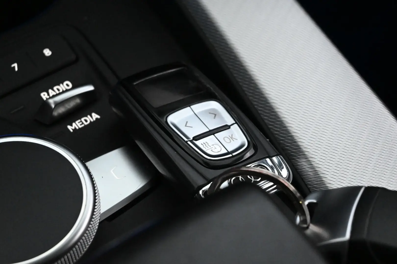 Car Image - 79tdb0hKA1RfPfN8pJumwq