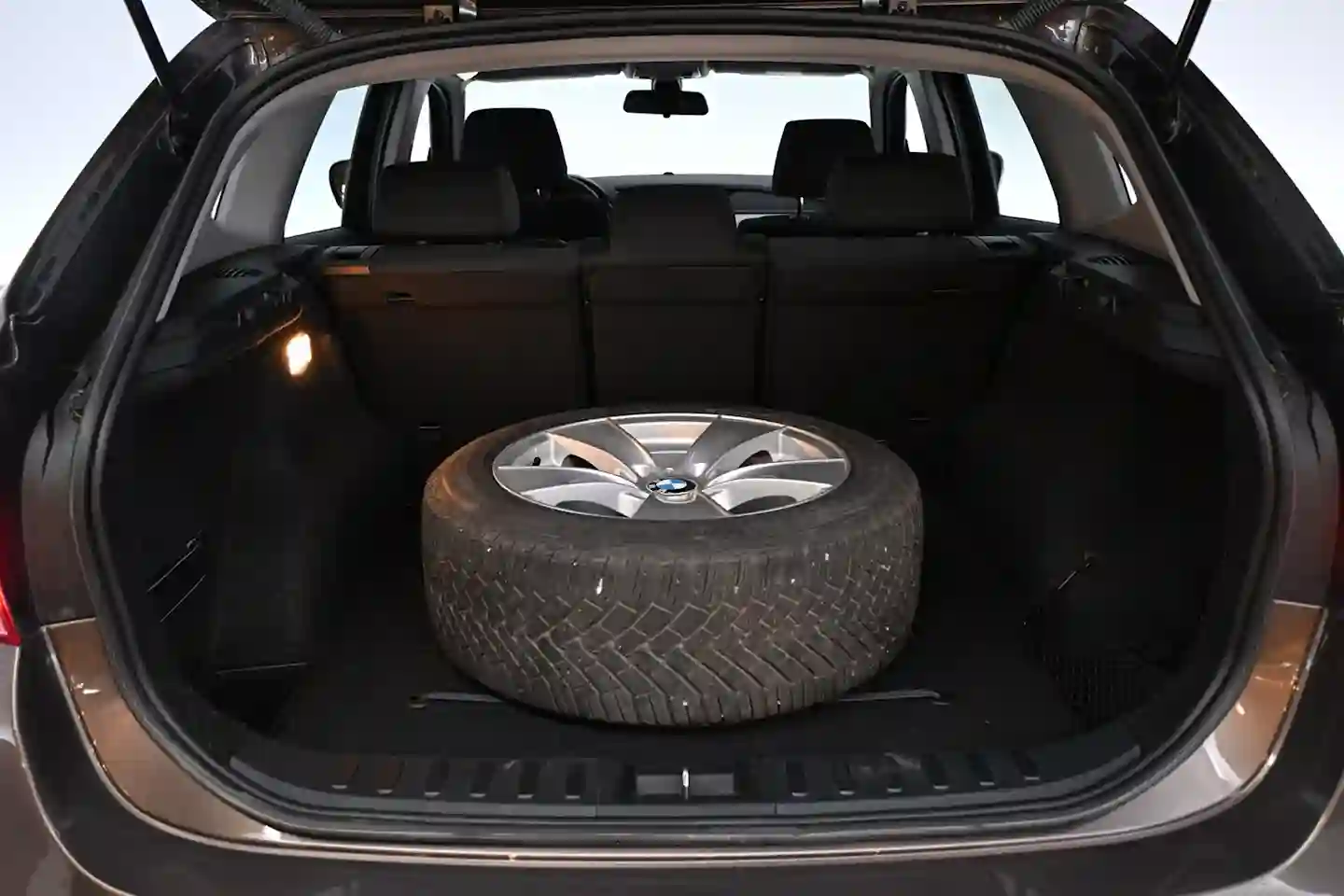 Car Image - 3BGro8XiqG834gByow2267