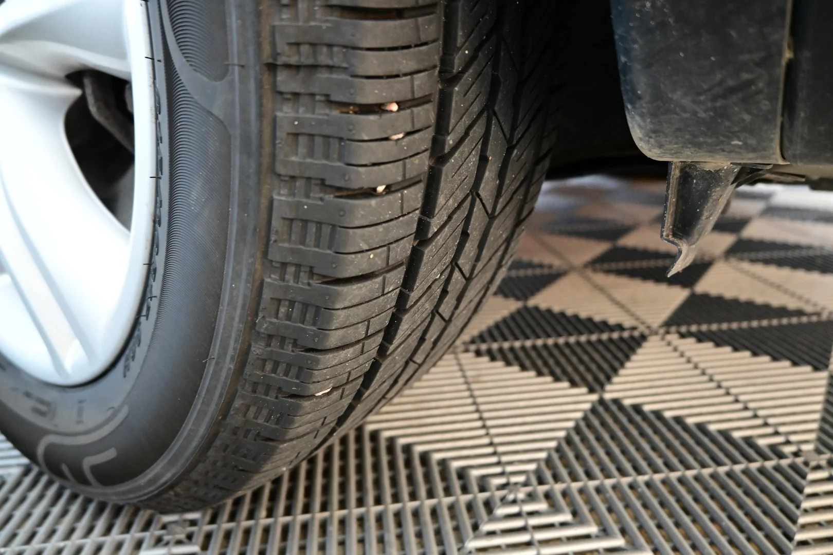 Car Image - 1TfnToIYDYhXR7WouHrPb5