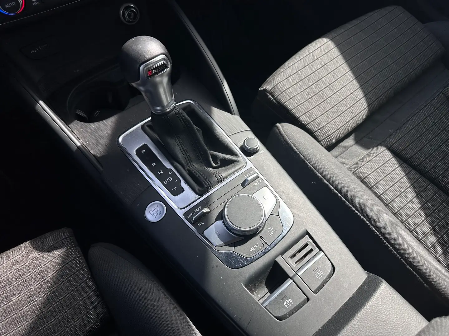 Car Image - 5PefL1Z4awJGX1OuQCZaff