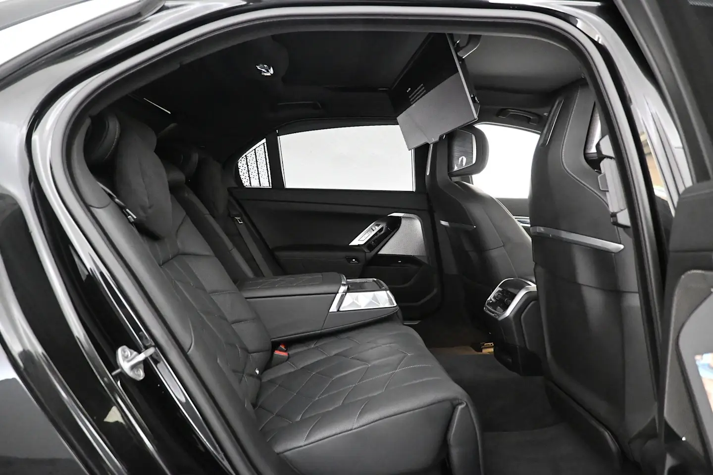 Car Image - 5az1c4F94aKq9M6FX9n1zt