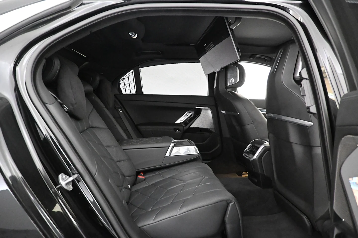 Car Image - 5az1c4F94aKq9M6FX9n1zt