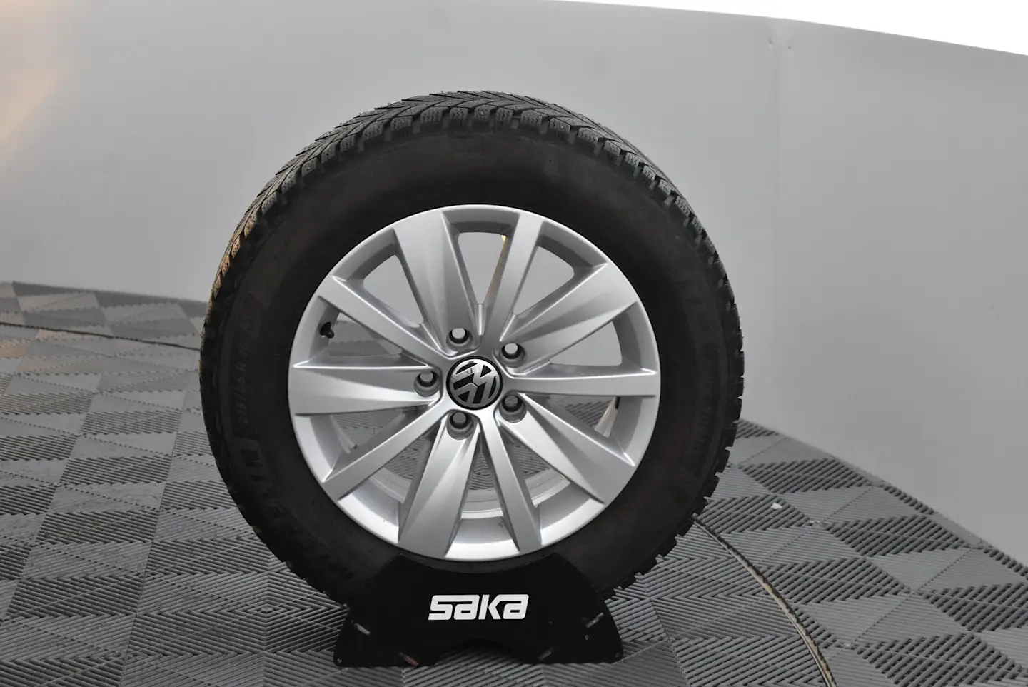 Car Image - 5SegxaNMJXXTtAB8nnPwwi